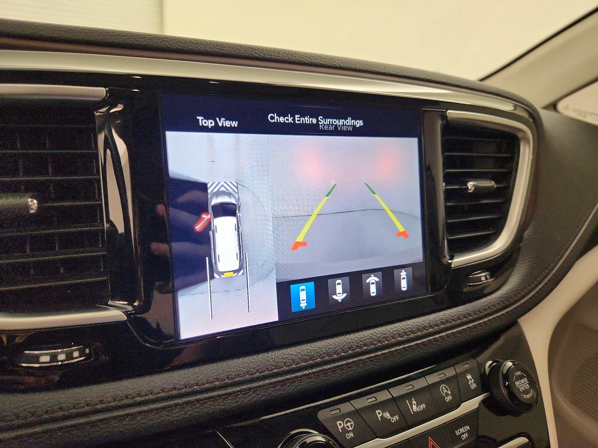 Thumbnail: 2020 Chrysler Pacifica - 15