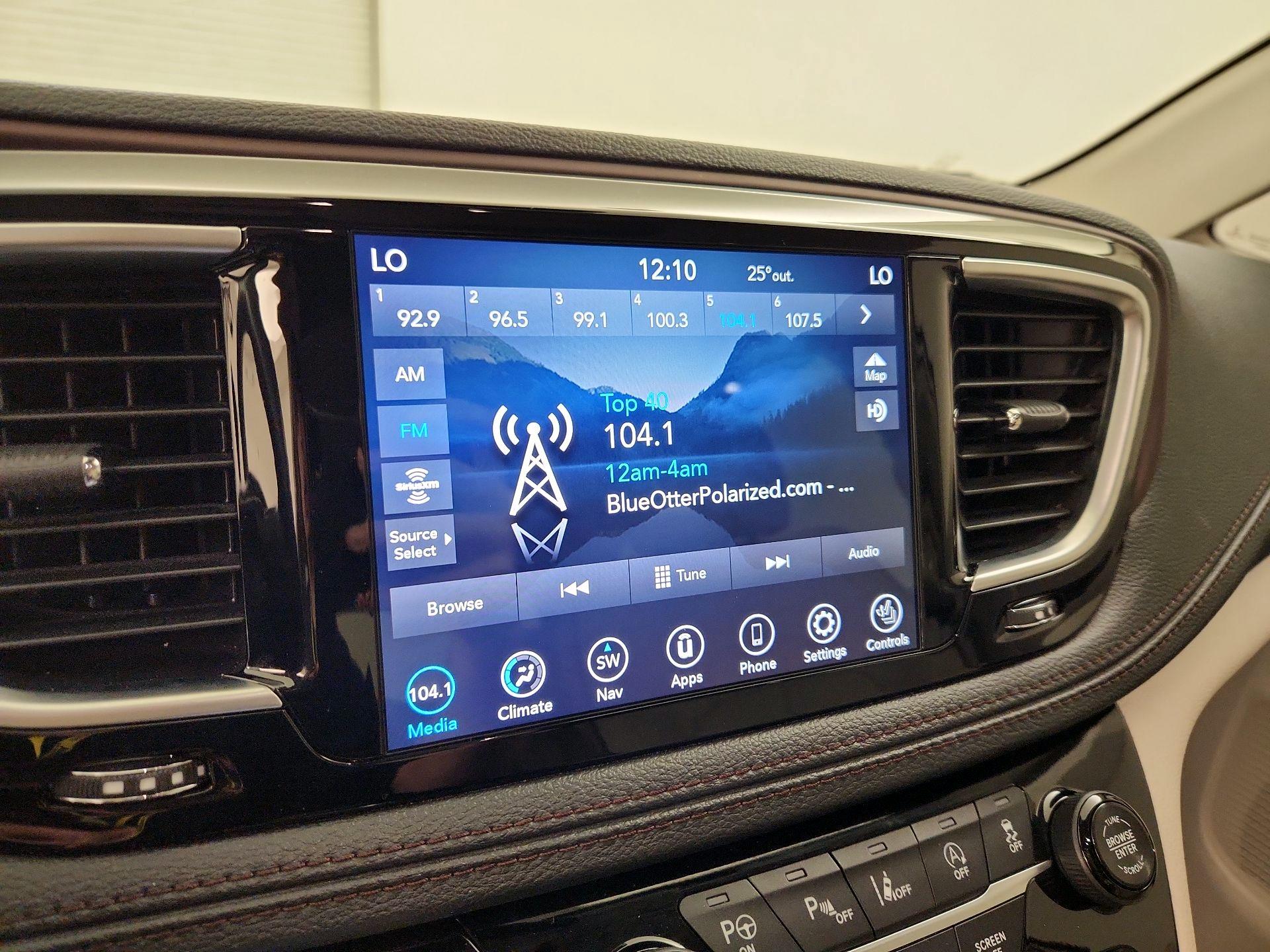 Thumbnail: 2020 Chrysler Pacifica - 16