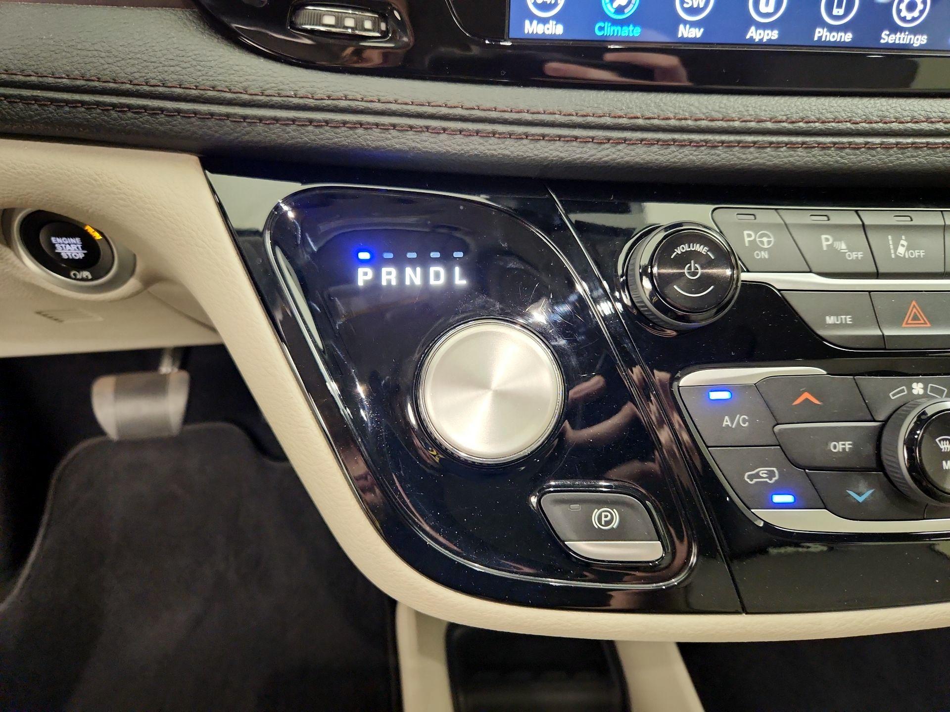 Thumbnail: 2020 Chrysler Pacifica - 17