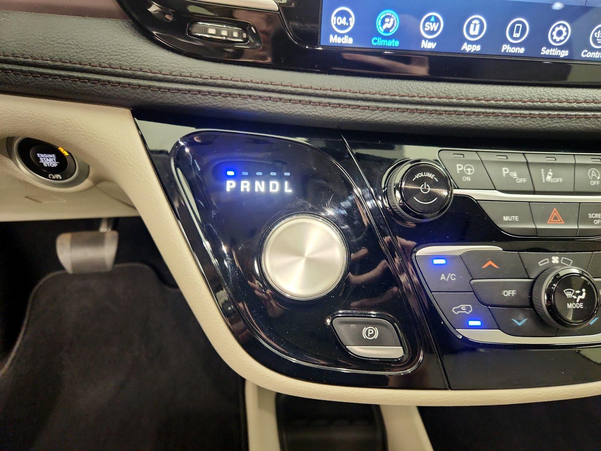 Thumbnail: 2020 Chrysler Pacifica - 18