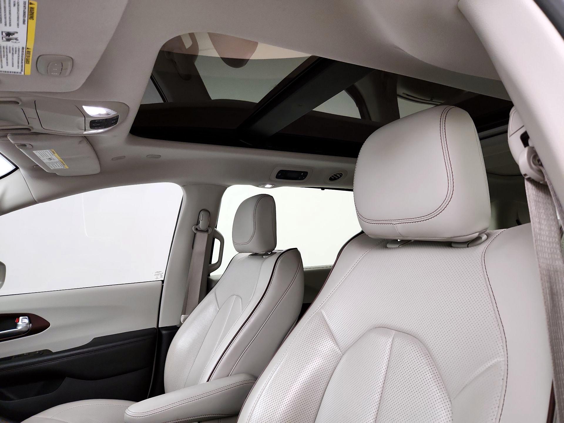 Thumbnail: 2020 Chrysler Pacifica - 20