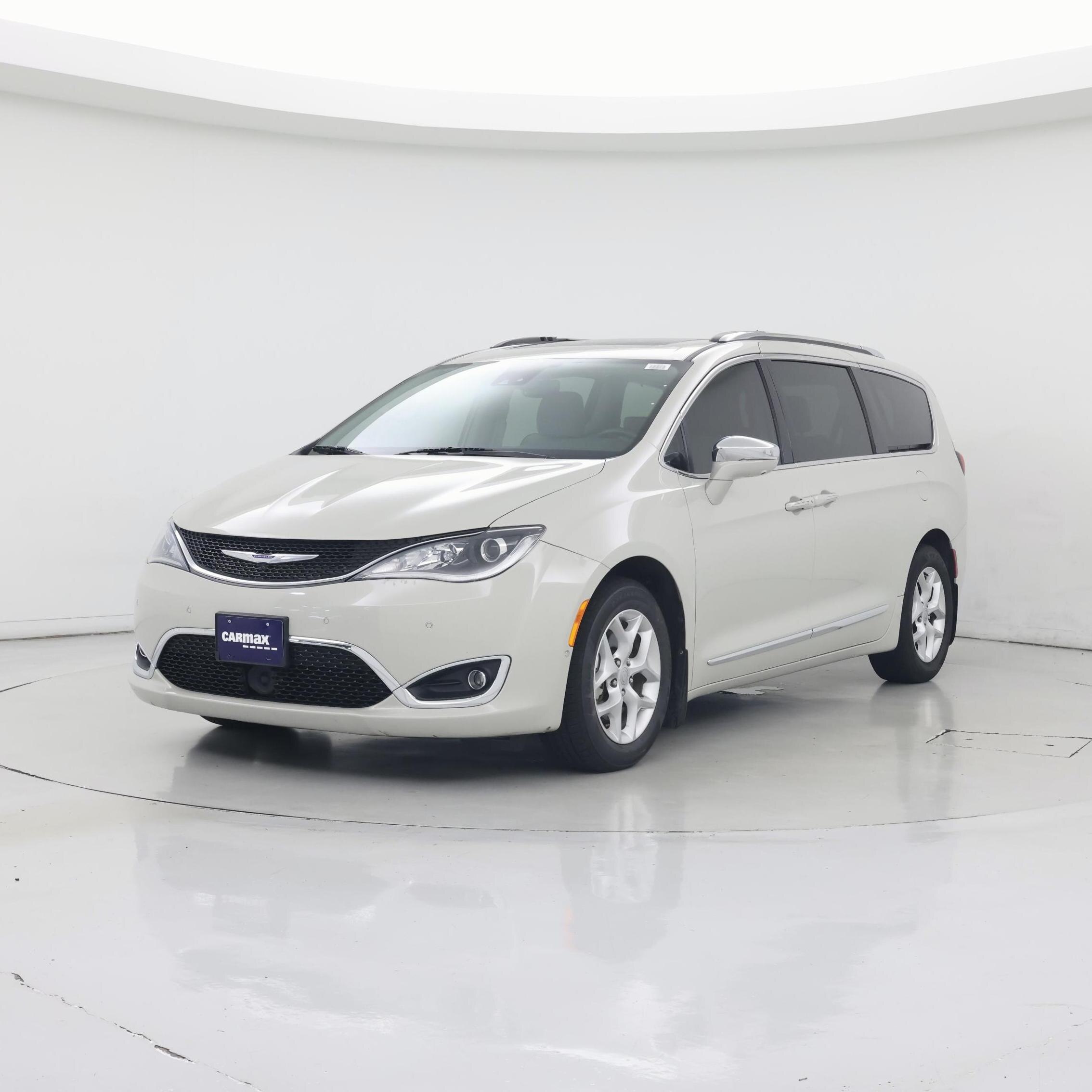 Thumbnail: 2020 Chrysler Pacifica - 4