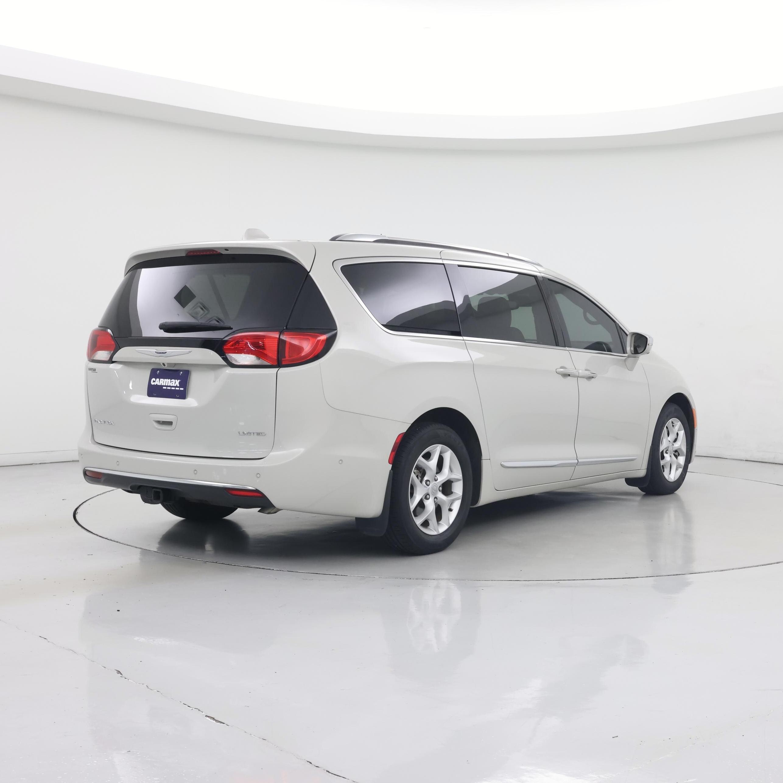Thumbnail: 2020 Chrysler Pacifica - 8