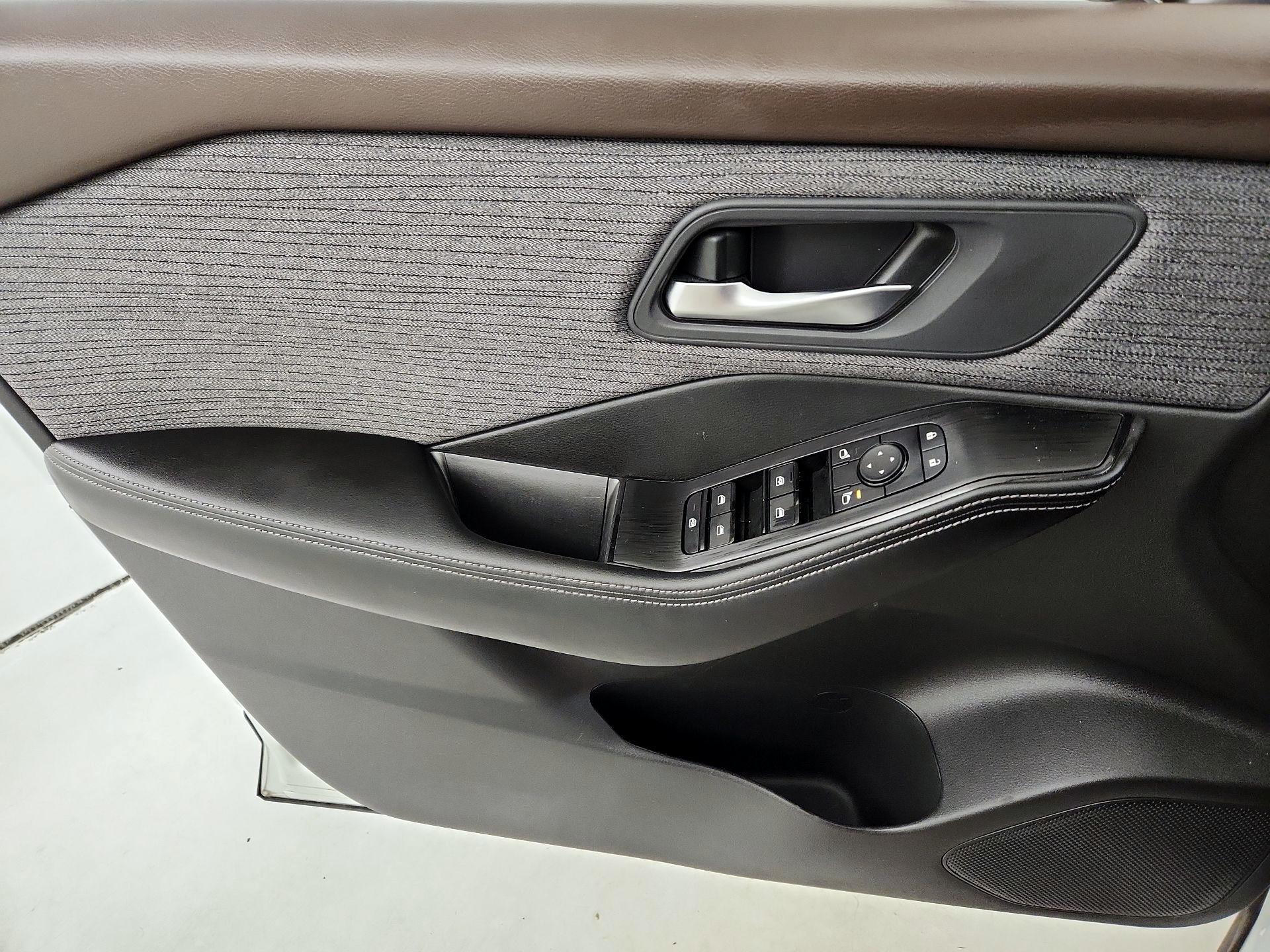 Thumbnail: 2023 Nissan Rogue - 12