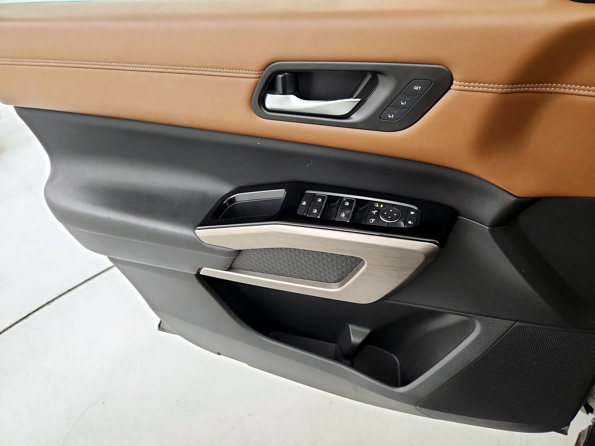 Thumbnail: 2023 Nissan Pathfinder - 12