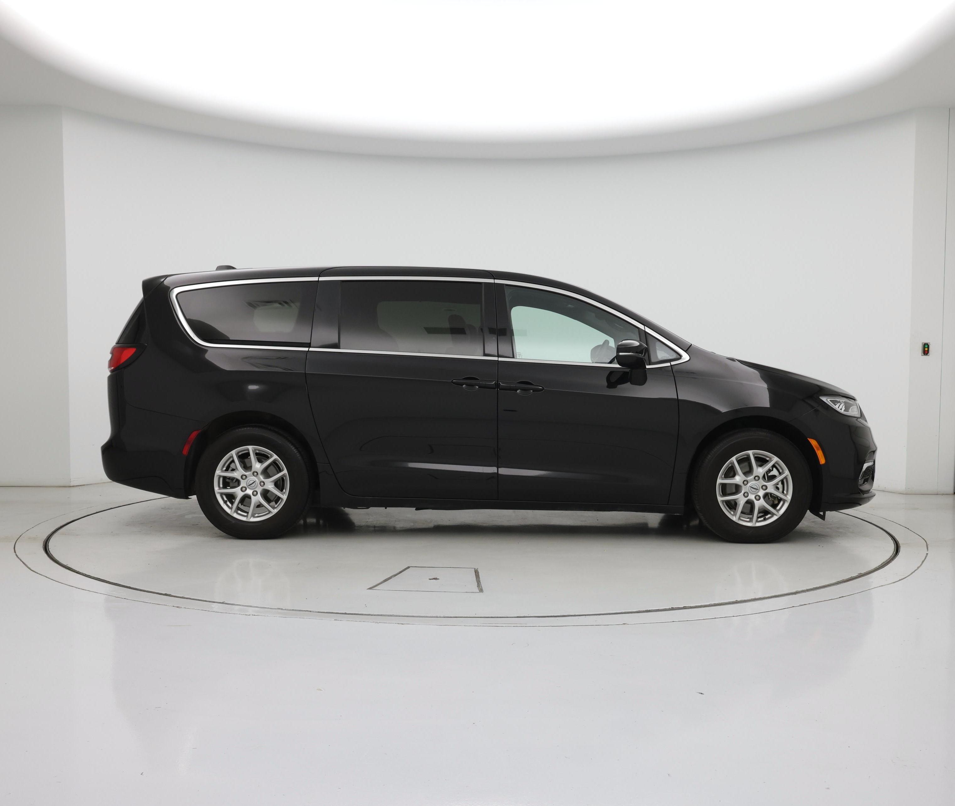 Thumbnail: 2025 Chrysler Pacifica - 7