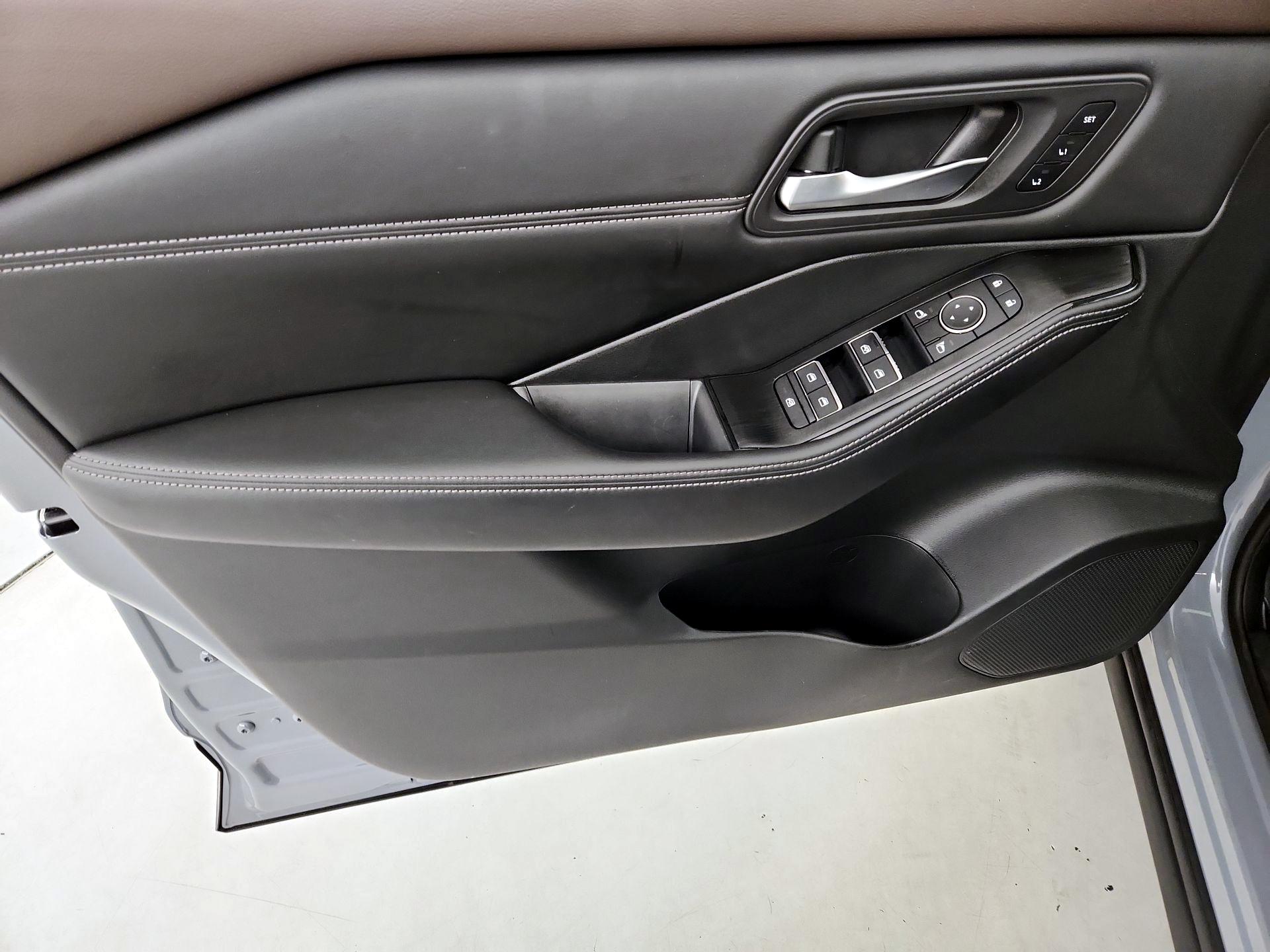 Thumbnail: 2023 Nissan Rogue - 12