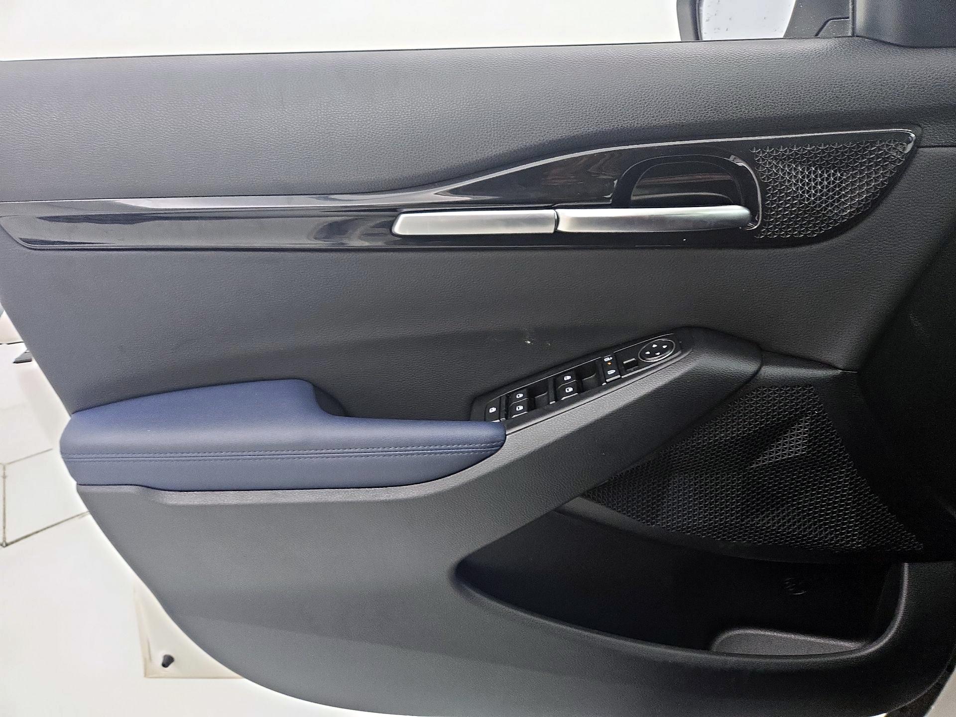 Thumbnail: 2024 Kia Seltos - 12