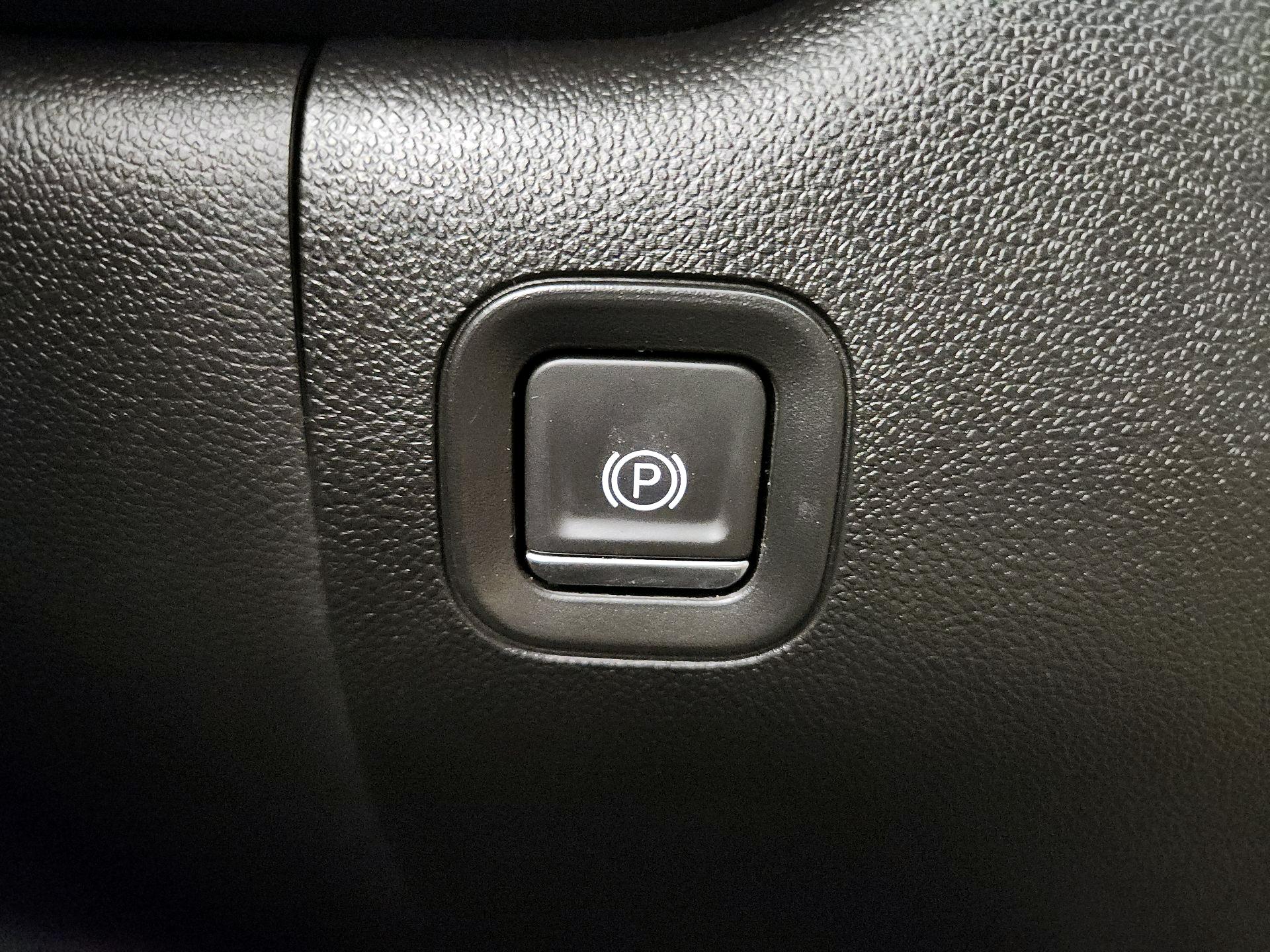 Thumbnail: 2024 GMC Sierra 2500 - 13