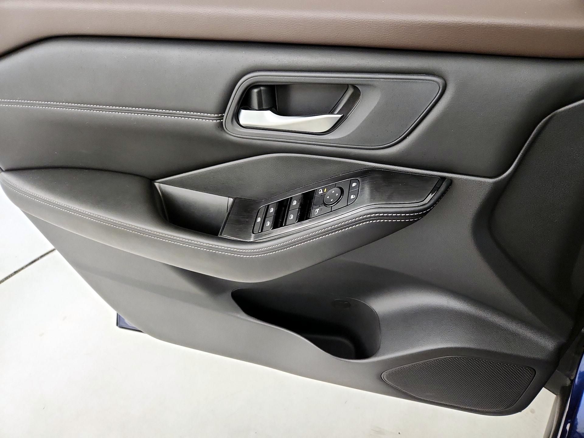 Thumbnail: 2023 Nissan Rogue - 12