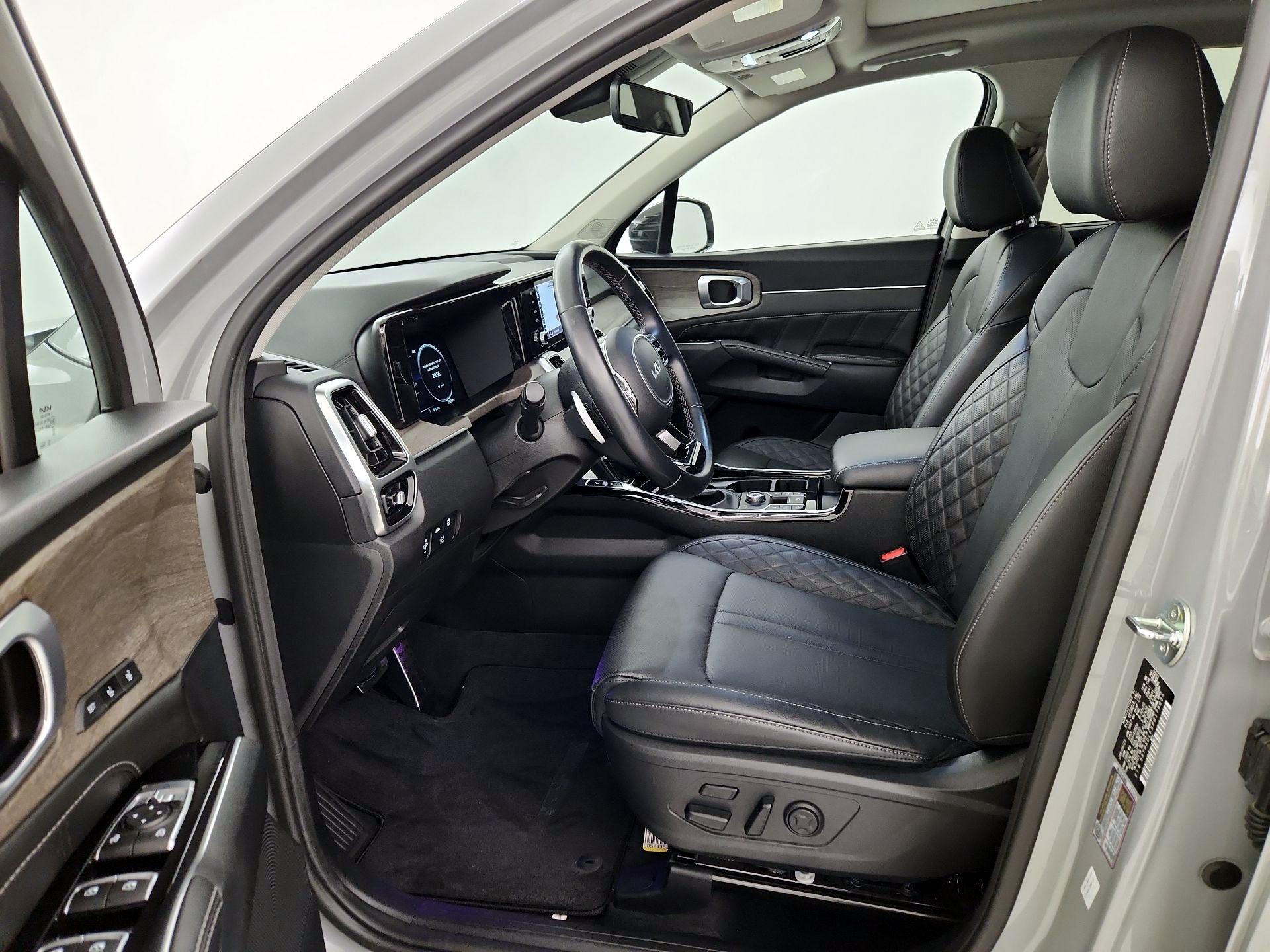 Thumbnail: 2023 Kia Sorento - 11