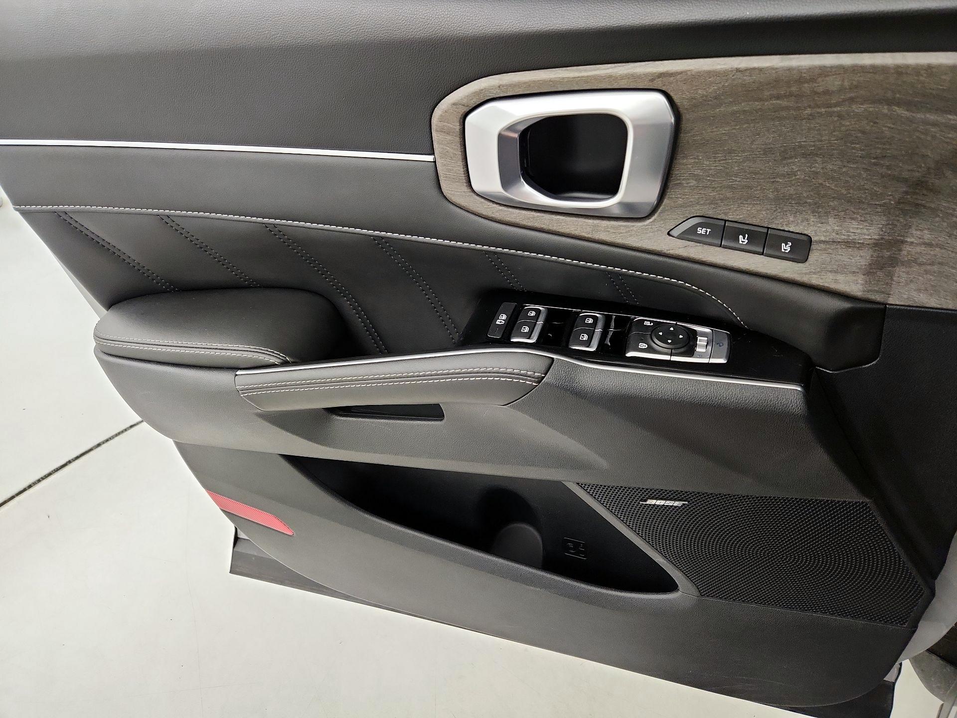 Thumbnail: 2023 Kia Sorento - 12