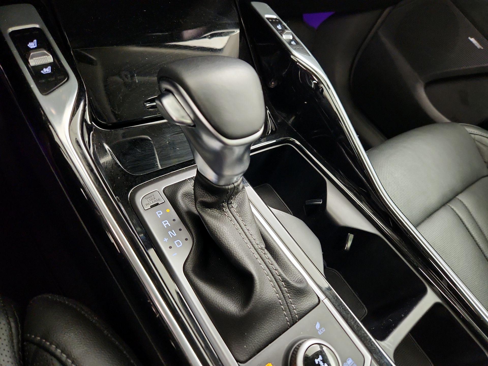 Thumbnail: 2023 Kia Sorento - 18