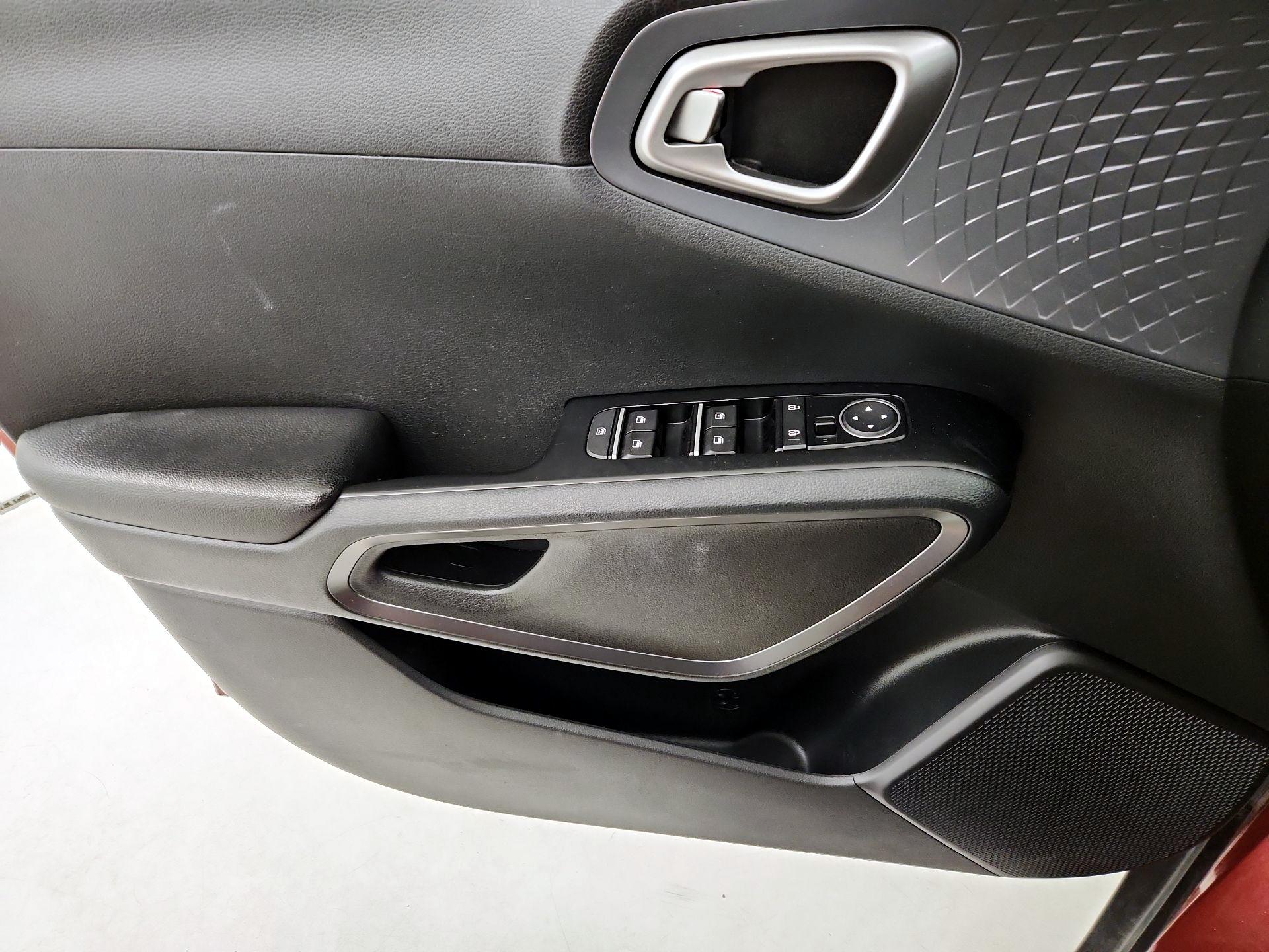 Thumbnail: 2020 Kia Soul - 12