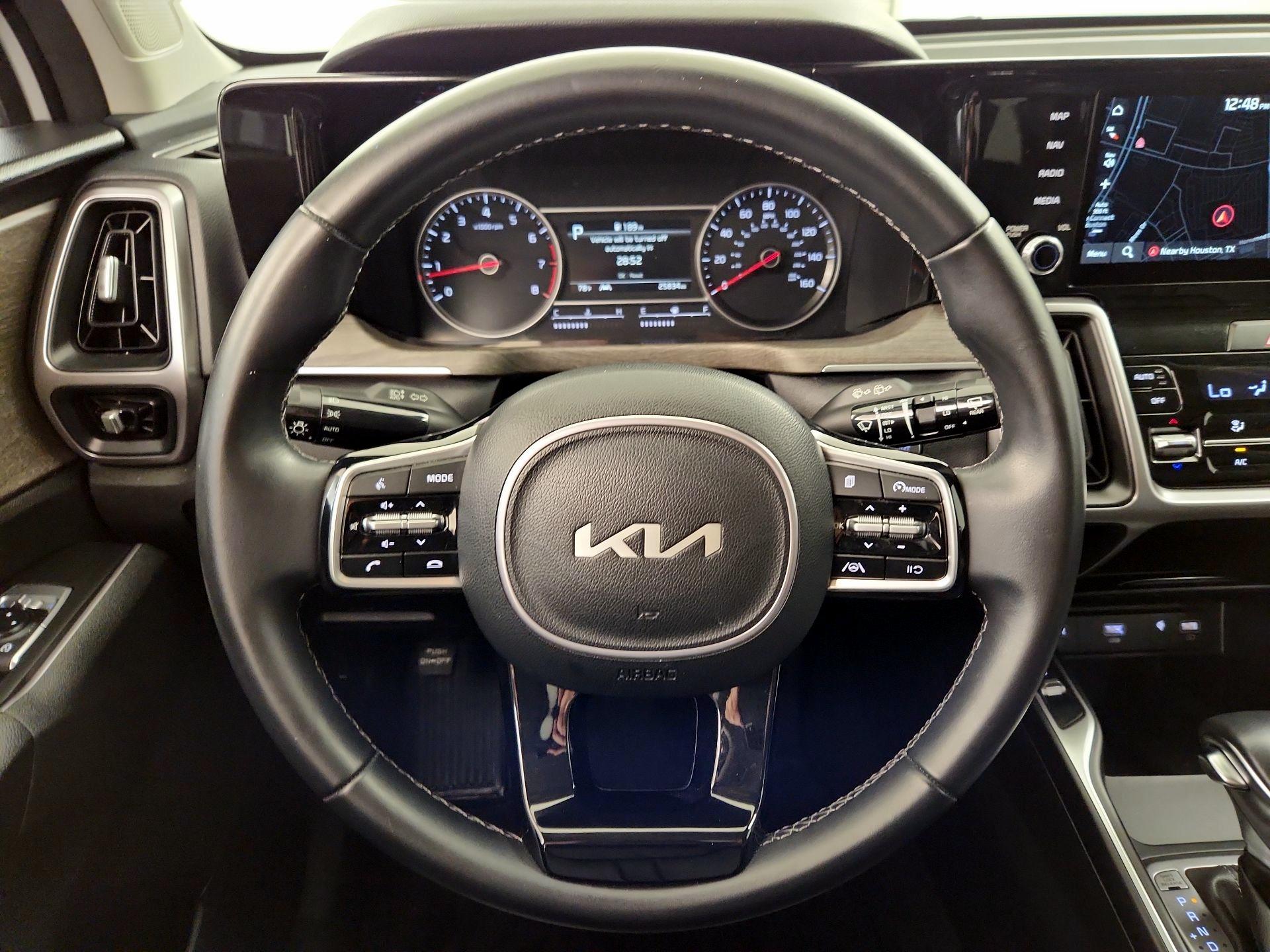 Thumbnail: 2023 Kia Sorento - 10
