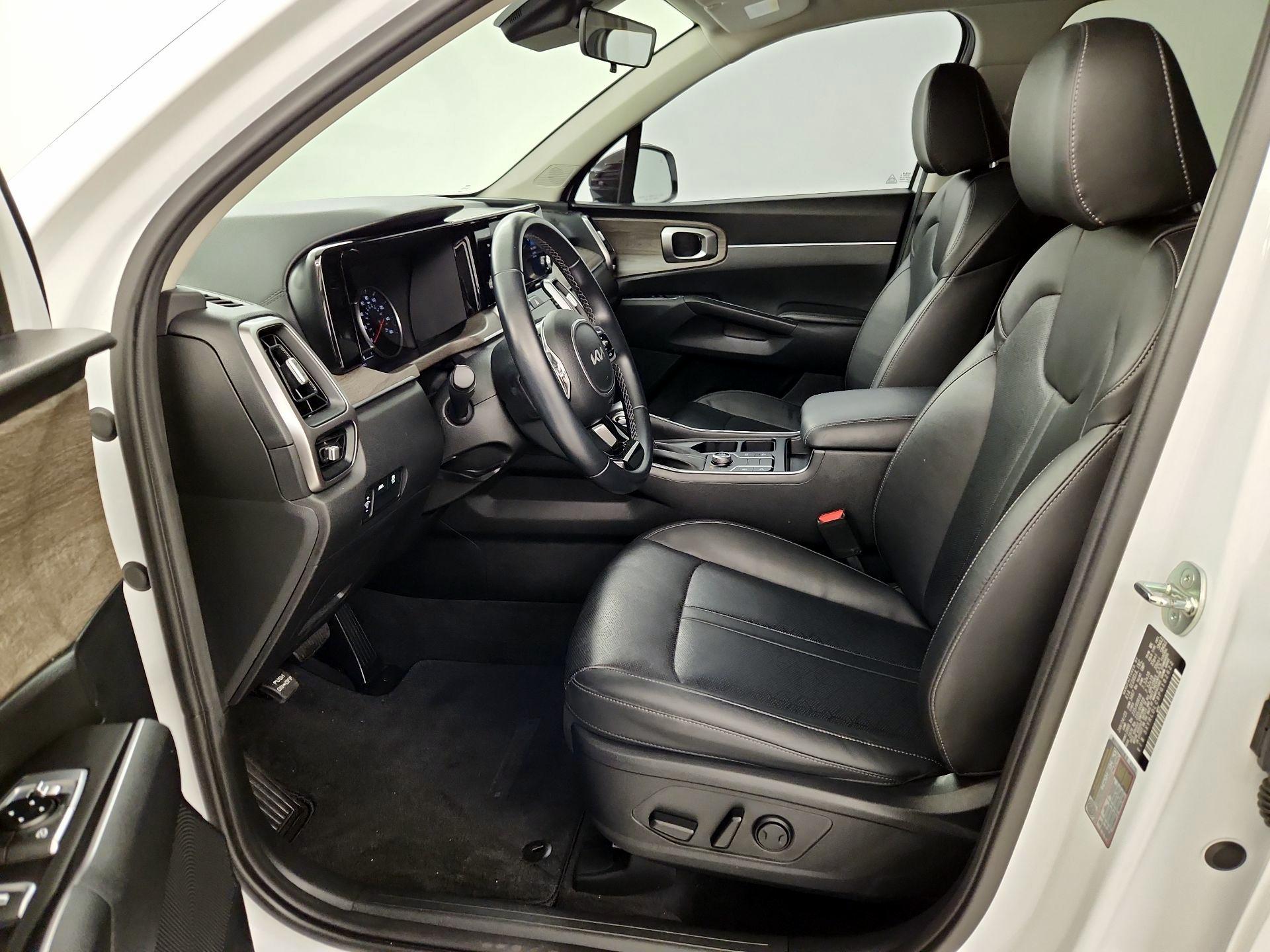 Thumbnail: 2023 Kia Sorento - 11