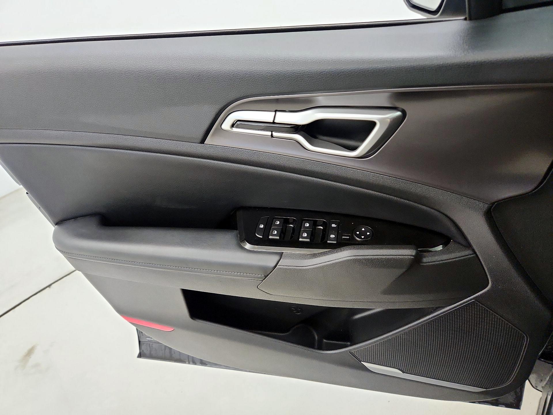 Thumbnail: 2023 Kia Sportage - 12