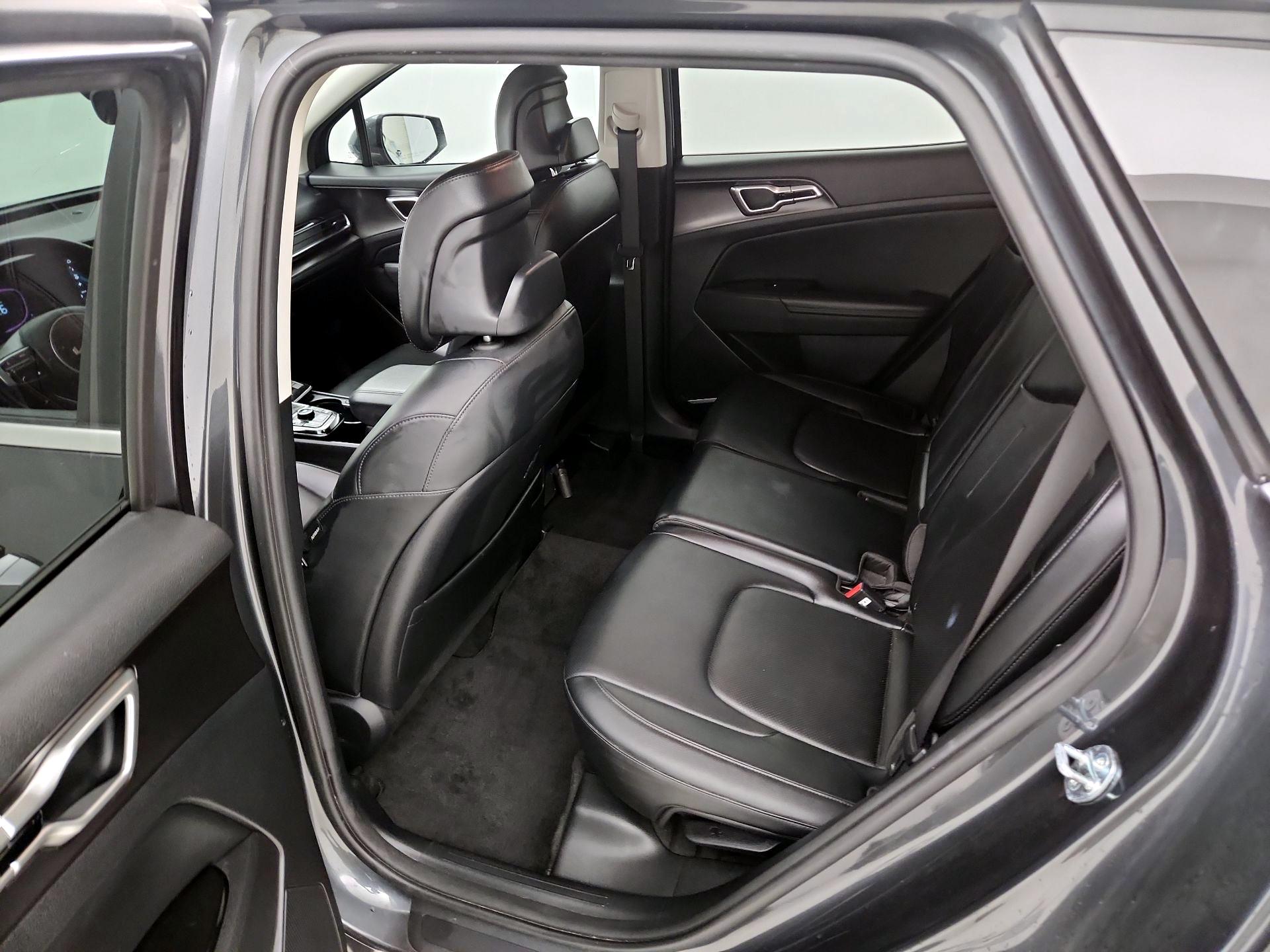 Thumbnail: 2023 Kia Sportage - 20