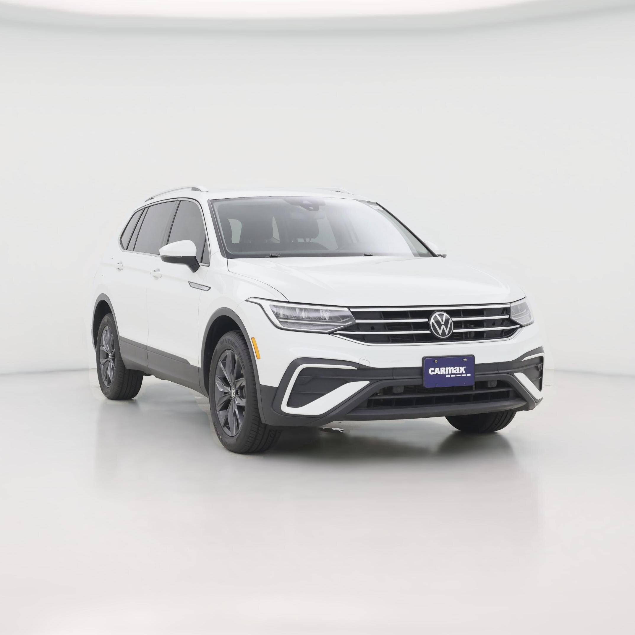 Thumbnail: 2023 Volkswagen Tiguan - 1