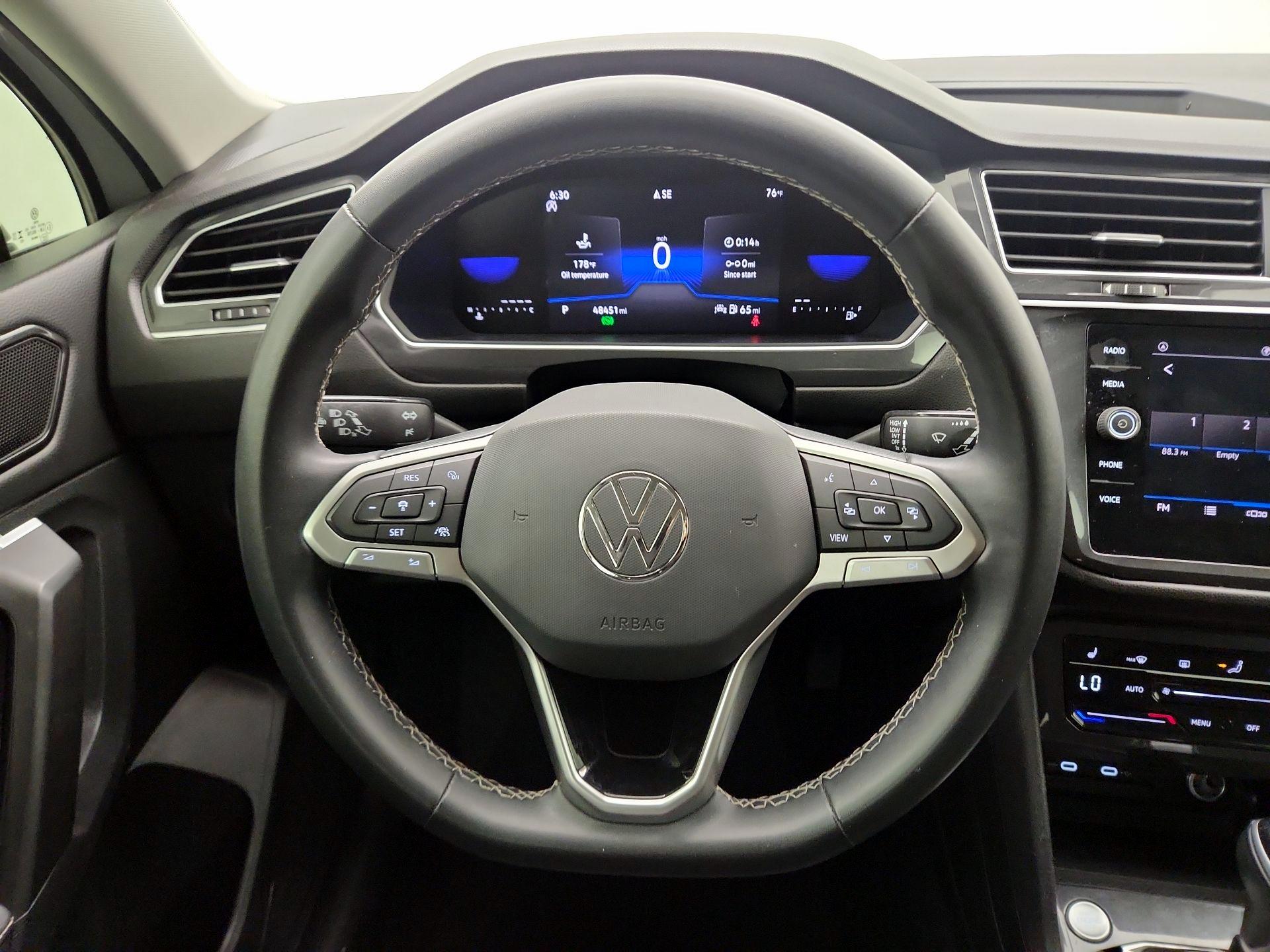 Thumbnail: 2023 Volkswagen Tiguan - 10