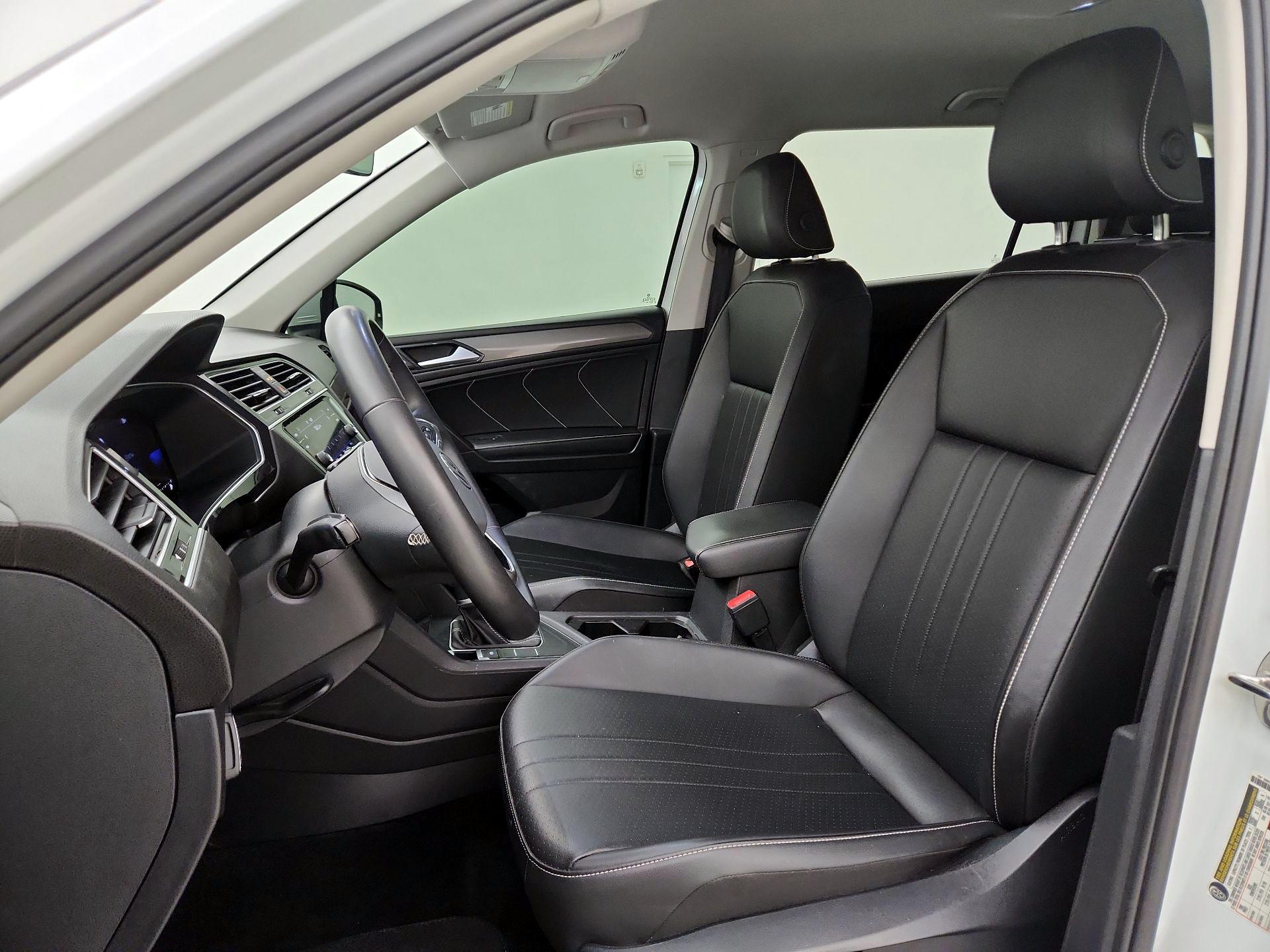 Thumbnail: 2023 Volkswagen Tiguan - 11