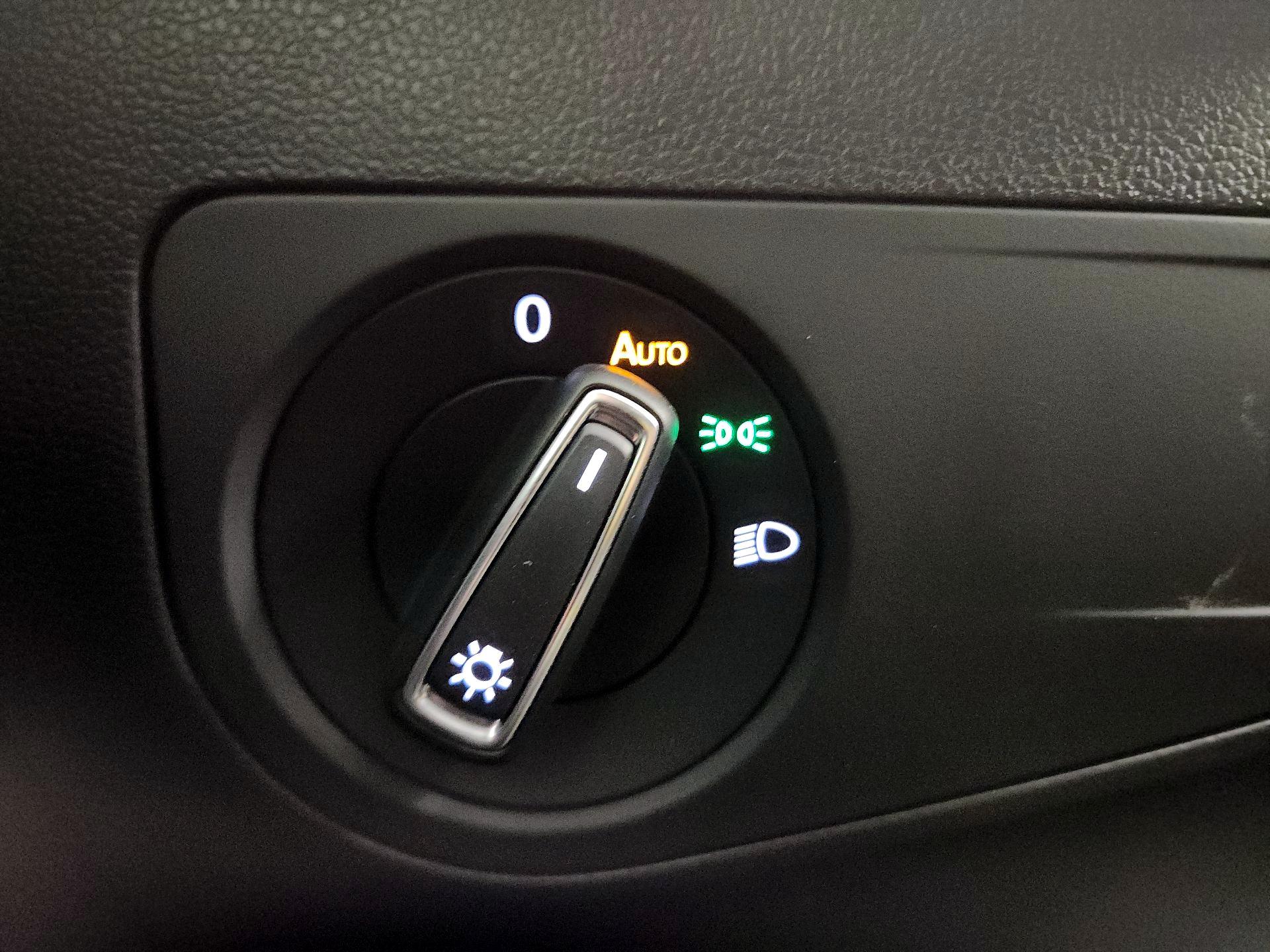 Thumbnail: 2023 Volkswagen Tiguan - 13