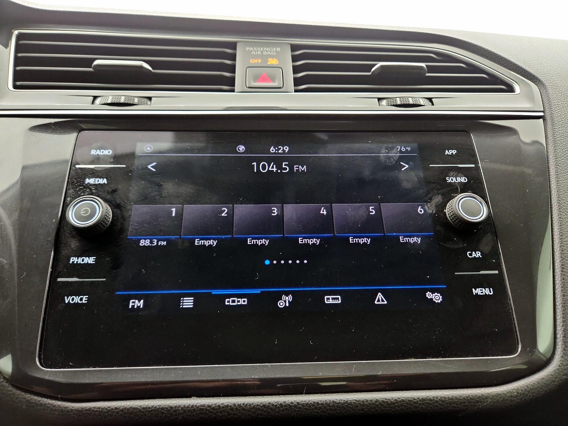 Thumbnail: 2023 Volkswagen Tiguan - 15