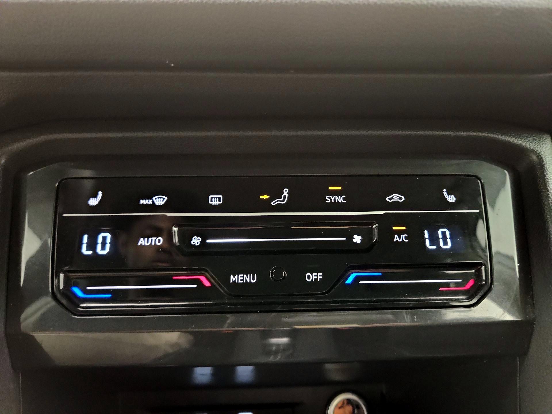 Thumbnail: 2023 Volkswagen Tiguan - 16