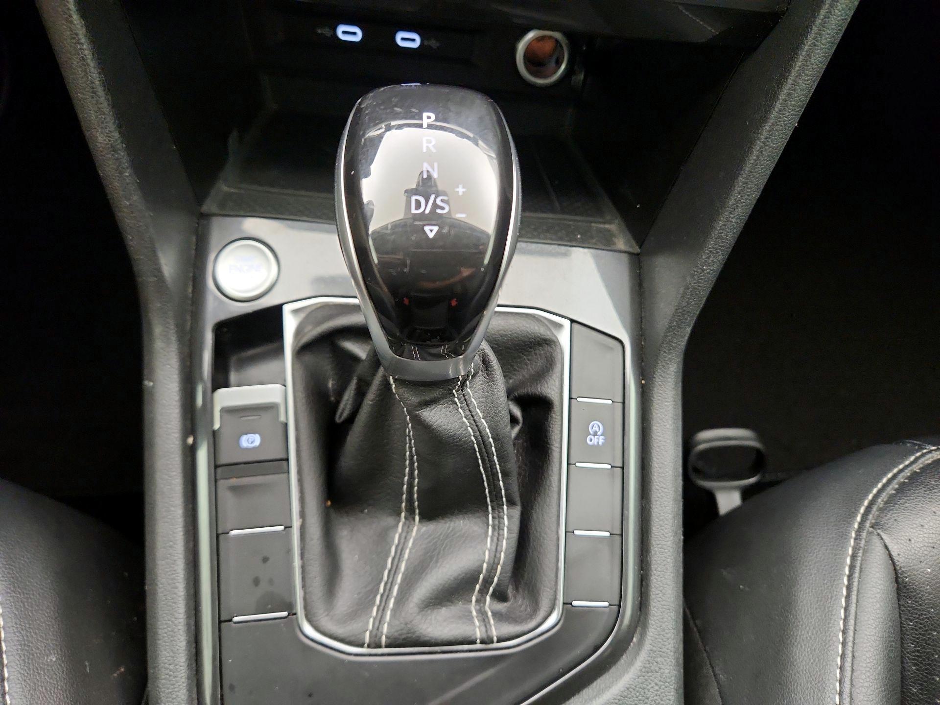 Thumbnail: 2023 Volkswagen Tiguan - 17