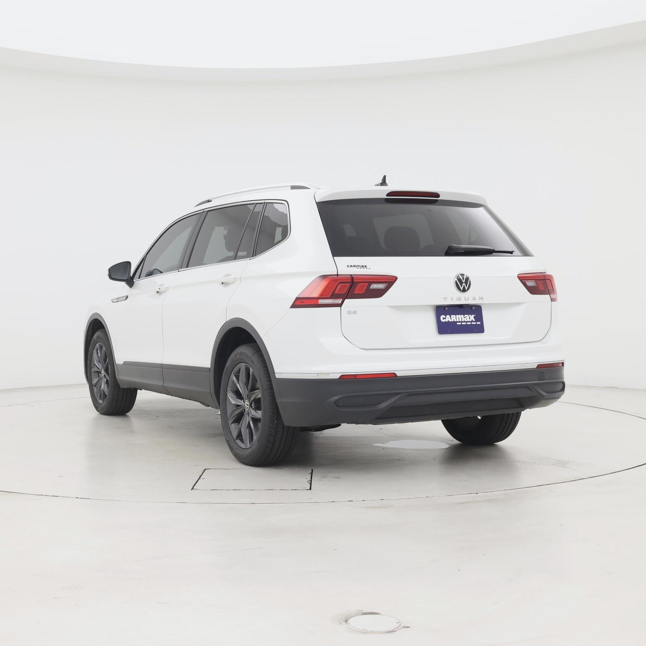 Thumbnail: 2023 Volkswagen Tiguan - 2