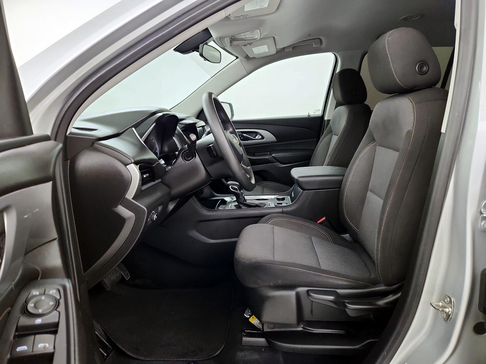 Thumbnail: 2021 Chevrolet Traverse - 11