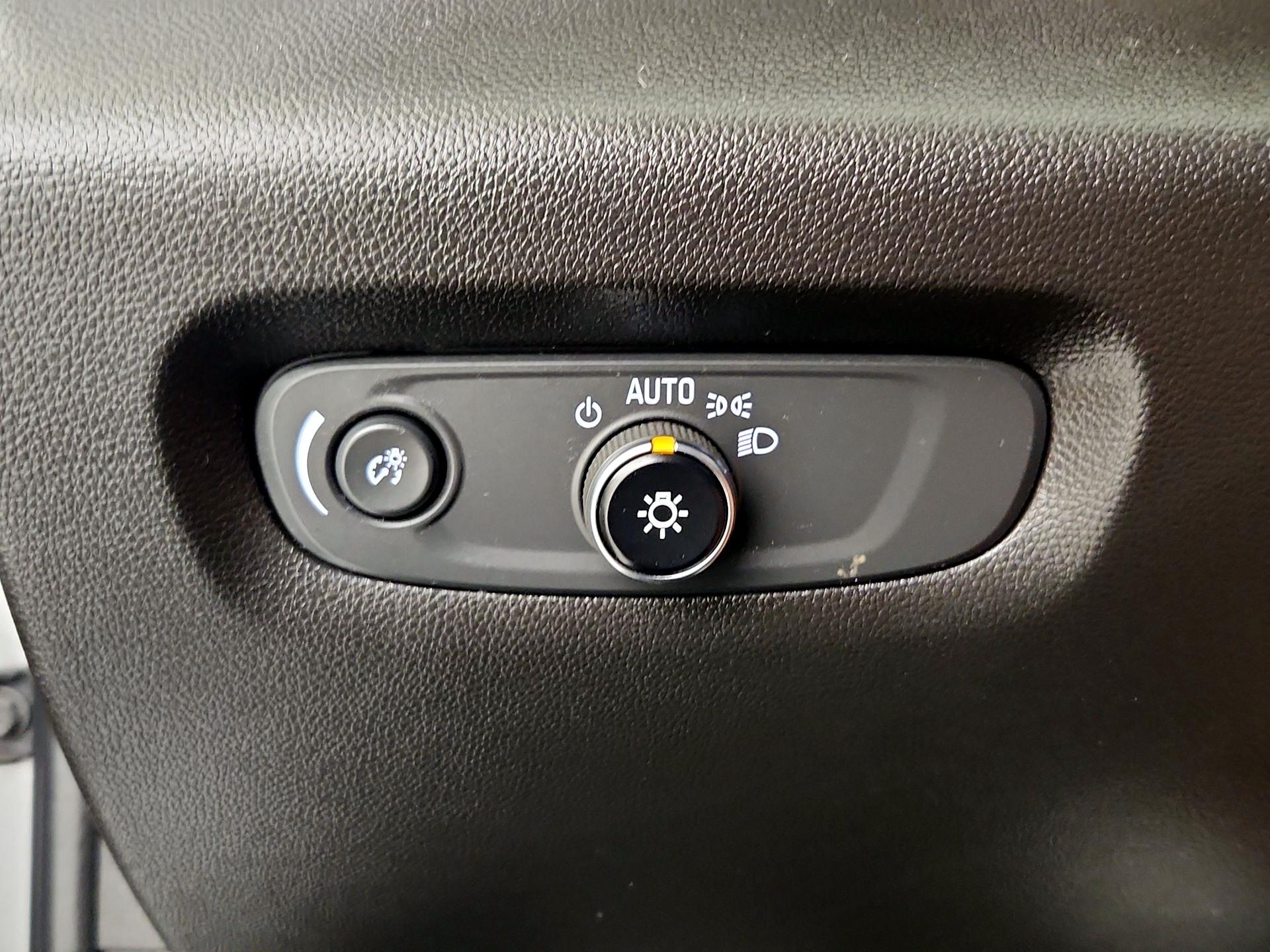 Thumbnail: 2021 Chevrolet Traverse - 13