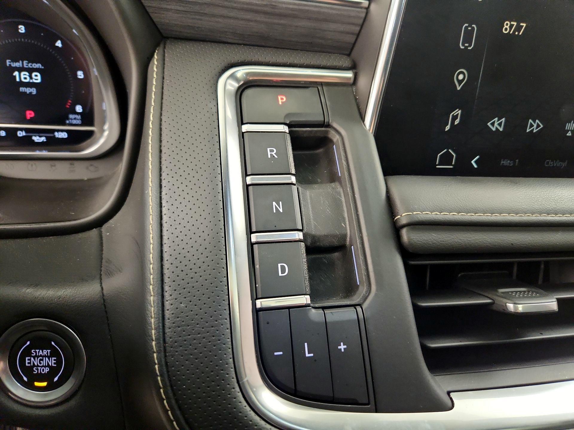 Thumbnail: 2022 GMC Yukon XL - 17