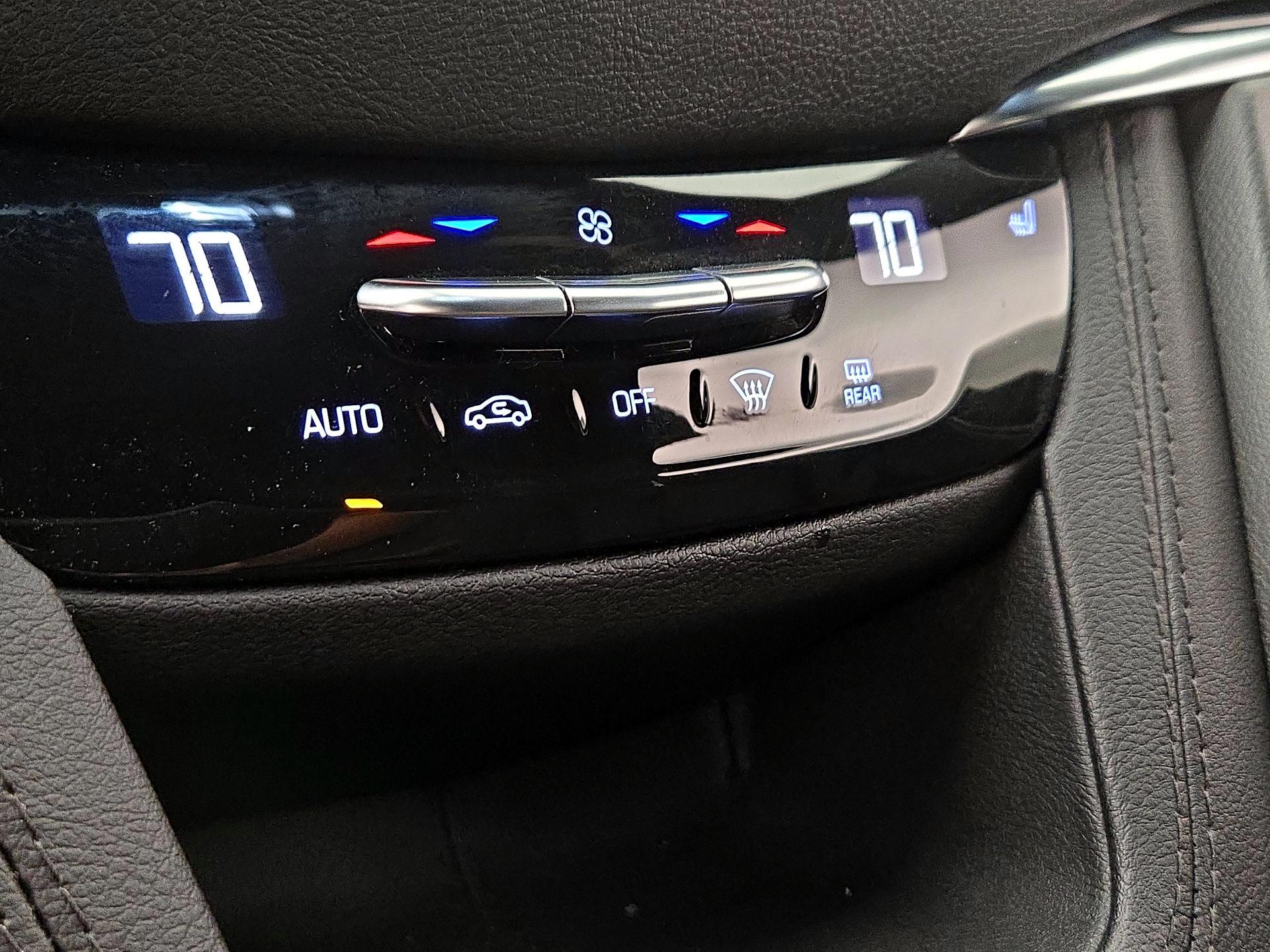 Thumbnail: 2023 Cadillac XT5 - 17