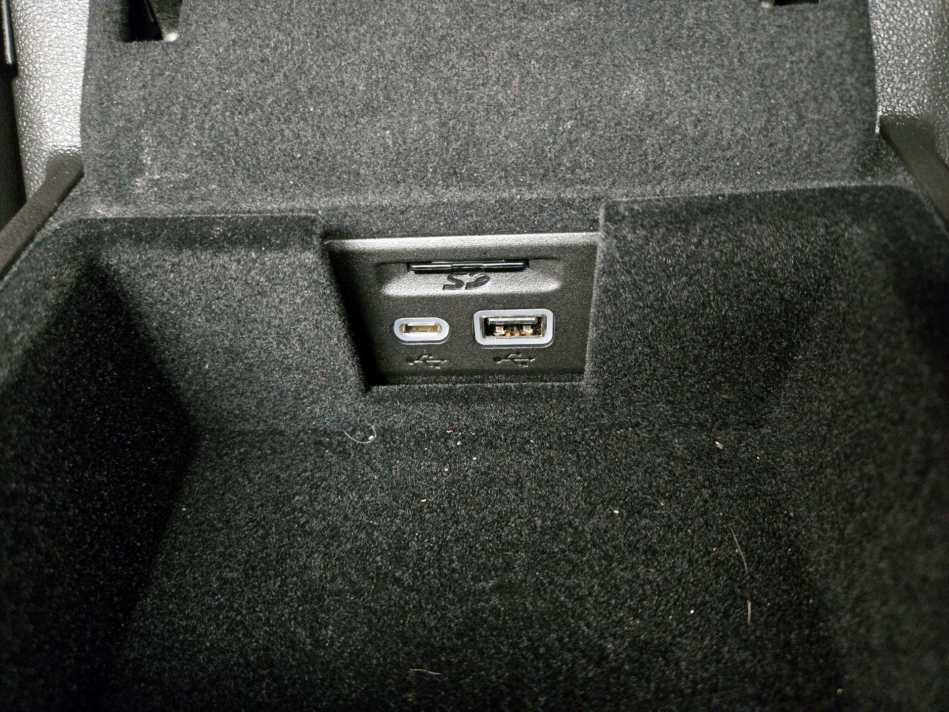 Thumbnail: 2023 Cadillac XT5 - 19