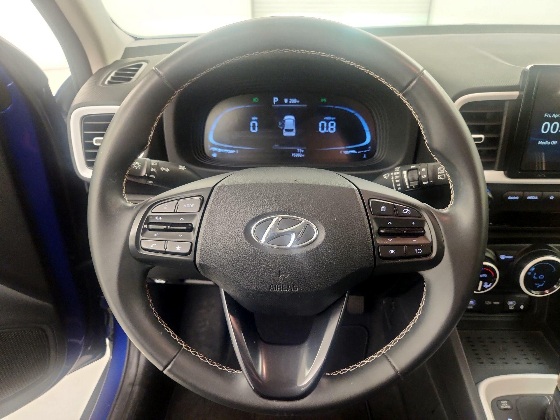 Thumbnail: 2023 Hyundai Venue - 10