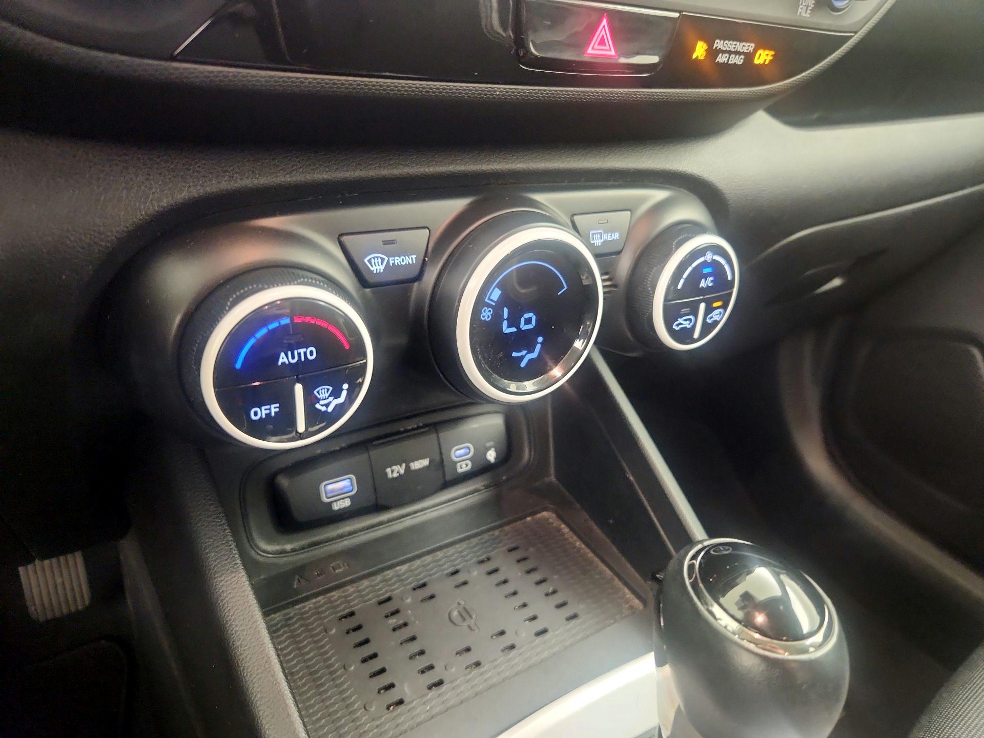 Thumbnail: 2023 Hyundai Venue - 17