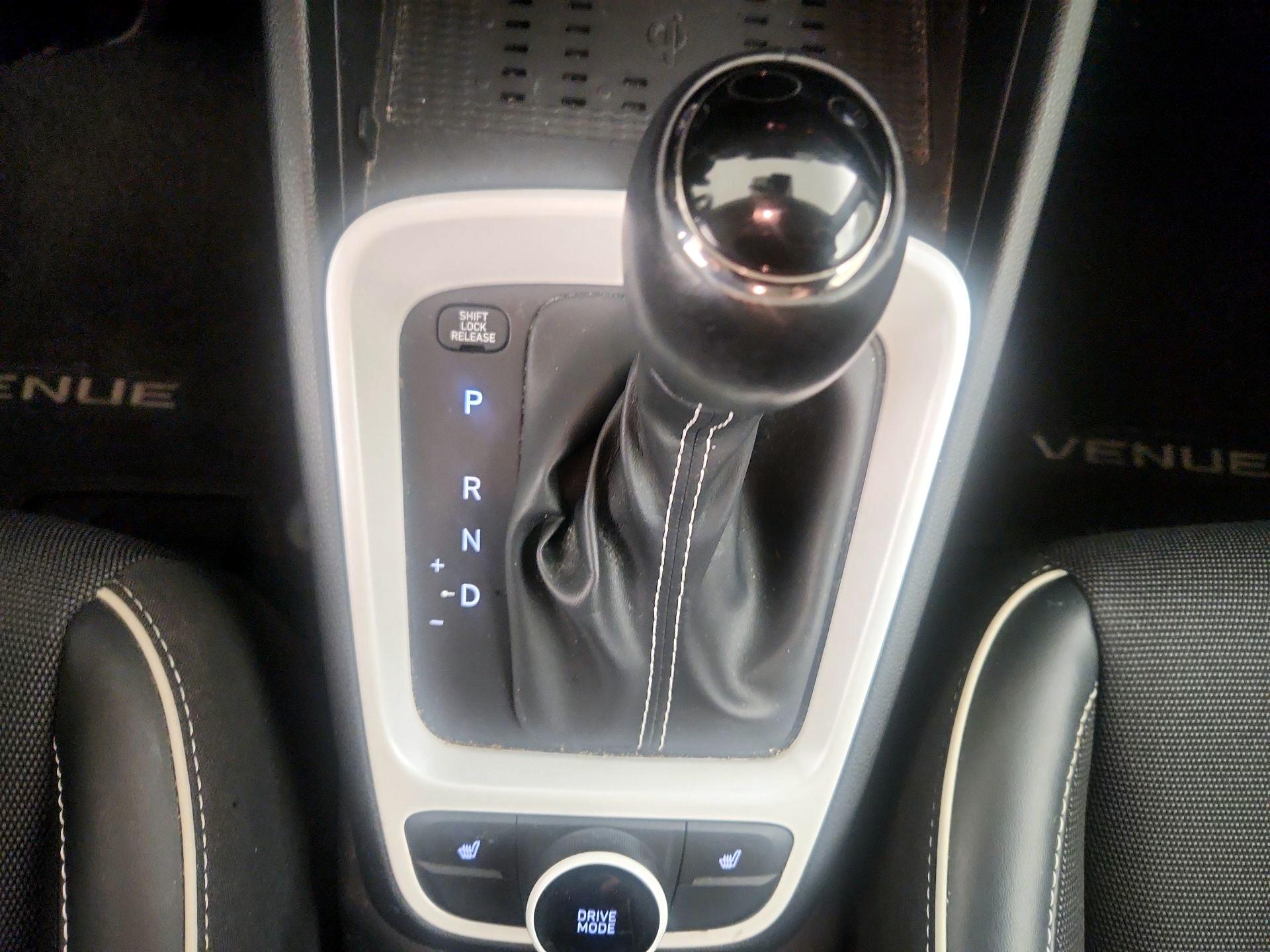 Thumbnail: 2023 Hyundai Venue - 18