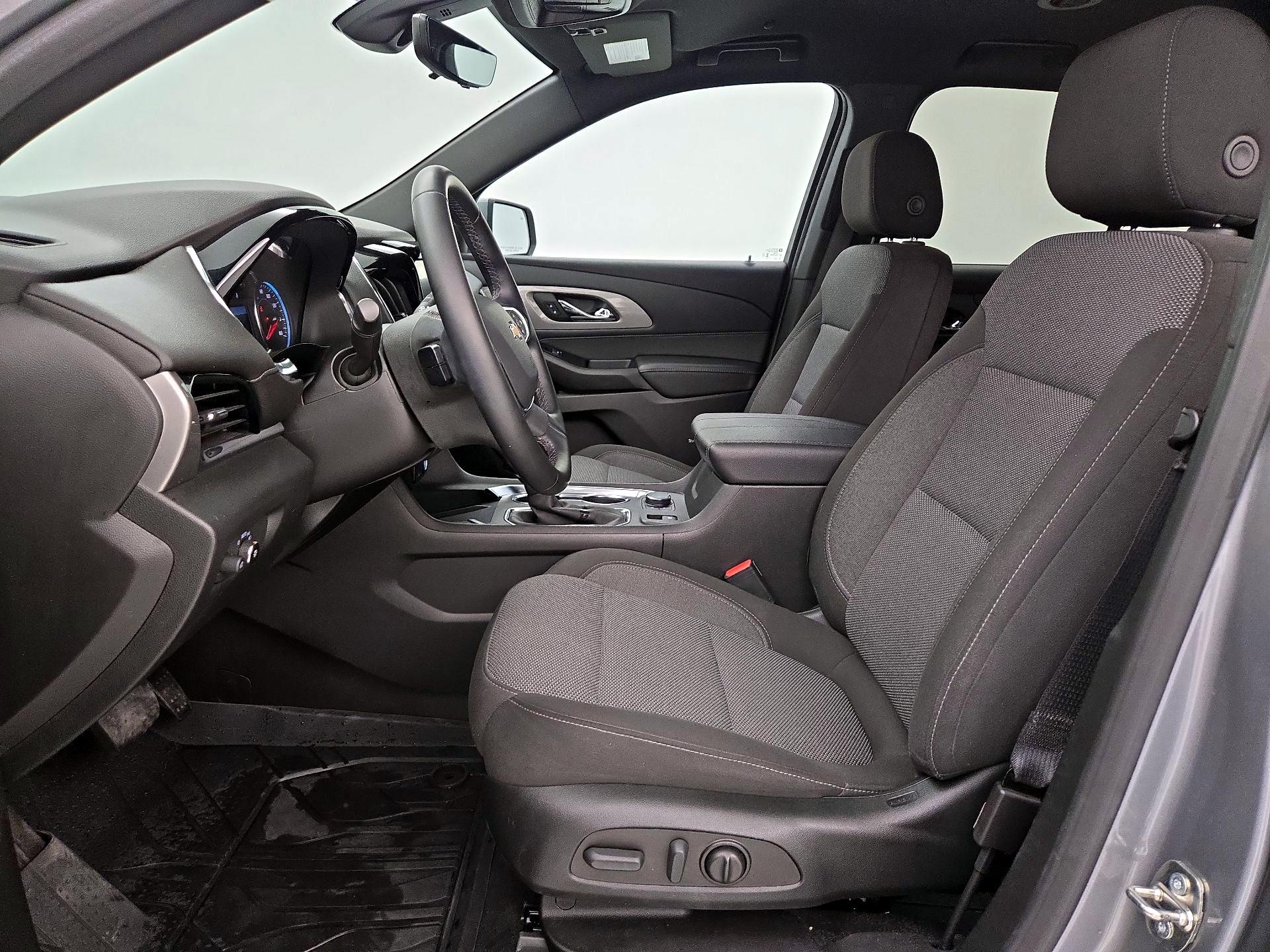 Thumbnail: 2023 Chevrolet Traverse - 11