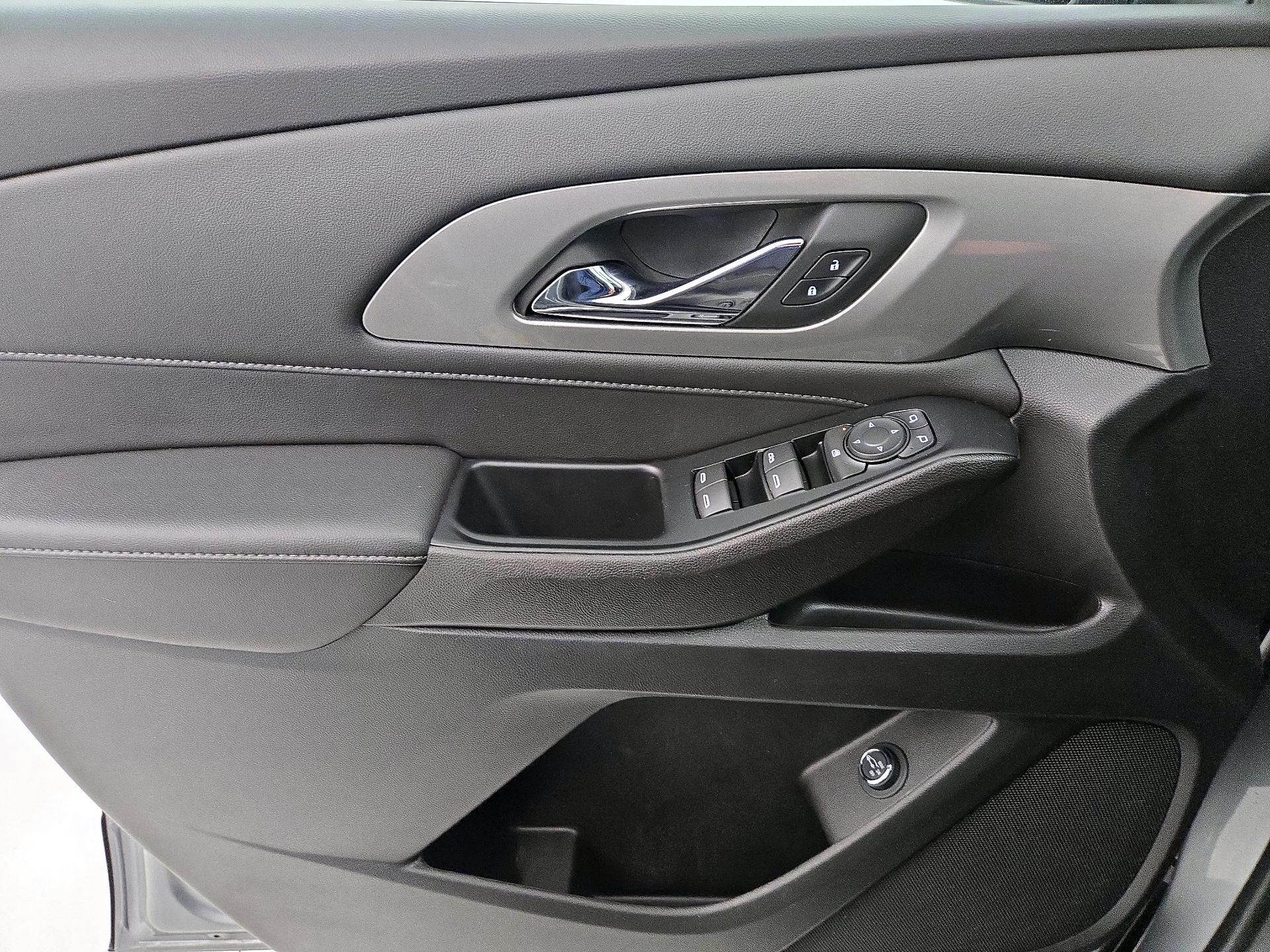Thumbnail: 2023 Chevrolet Traverse - 12
