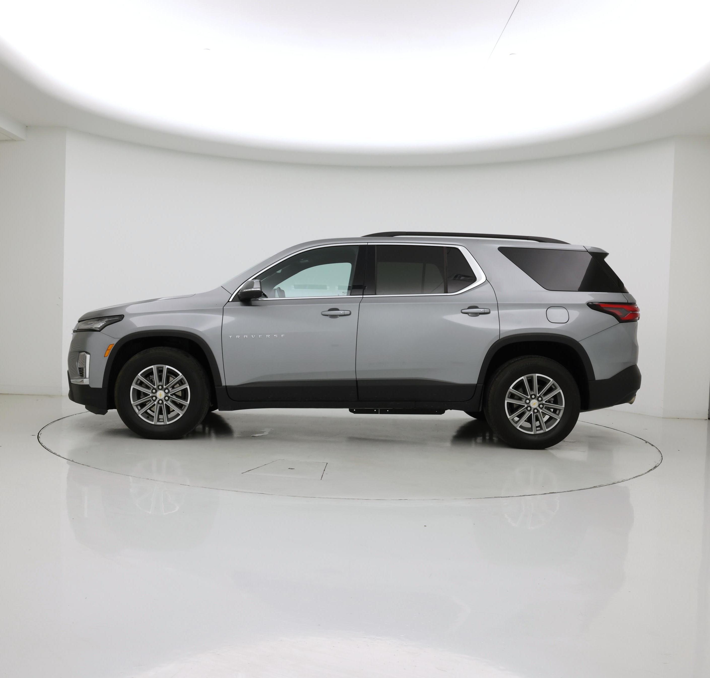 Thumbnail: 2023 Chevrolet Traverse - 3