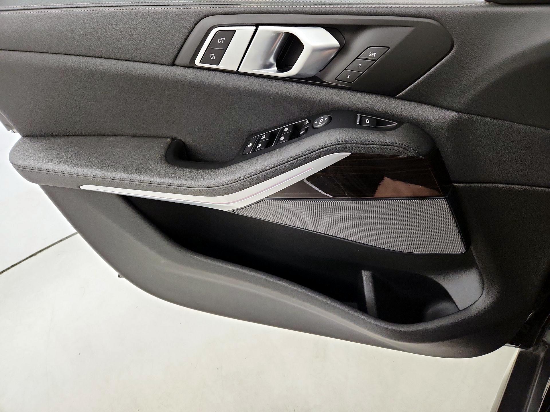 Thumbnail: 2021 BMW X5 - 12