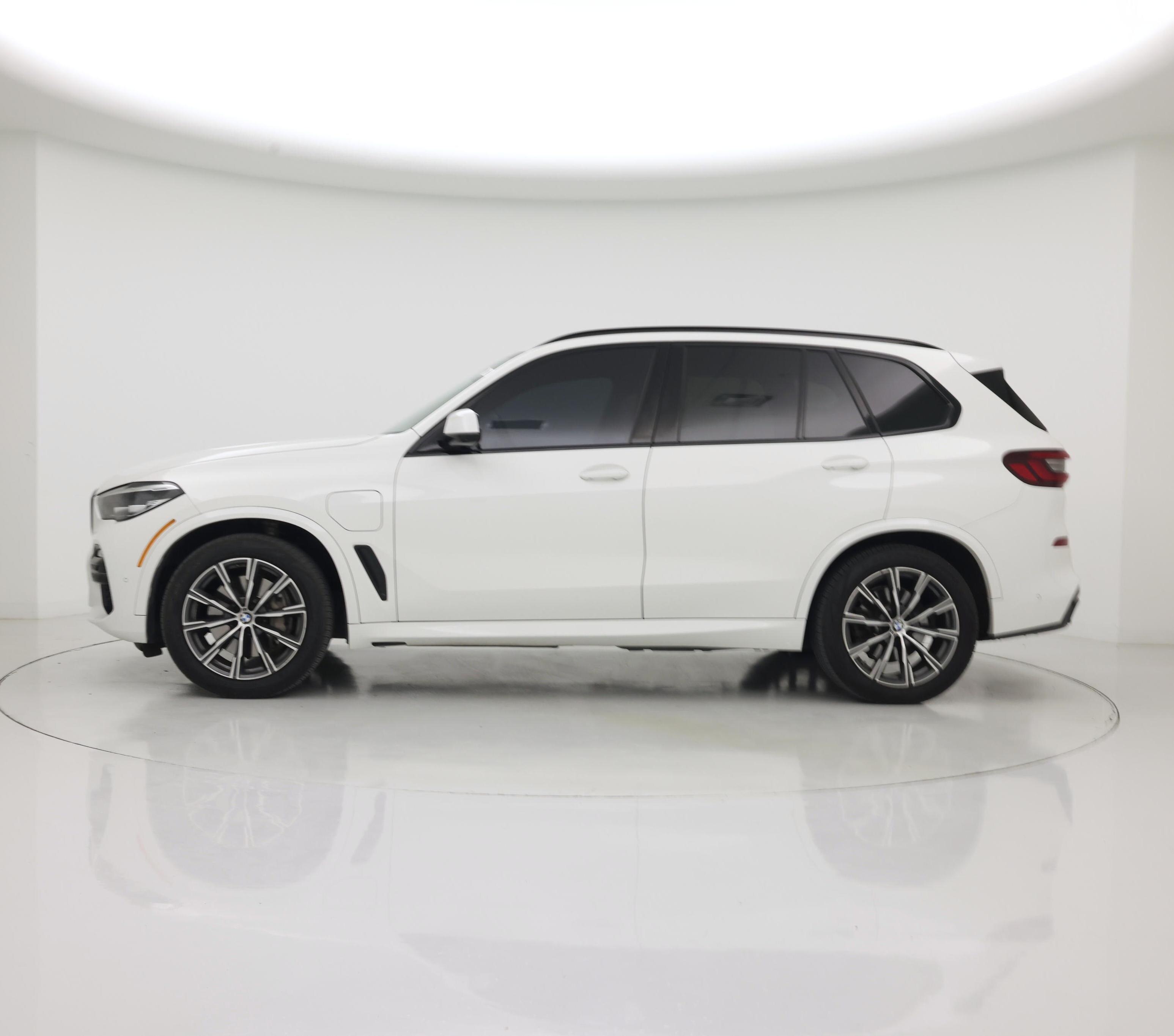 Thumbnail: 2021 BMW X5 - 3