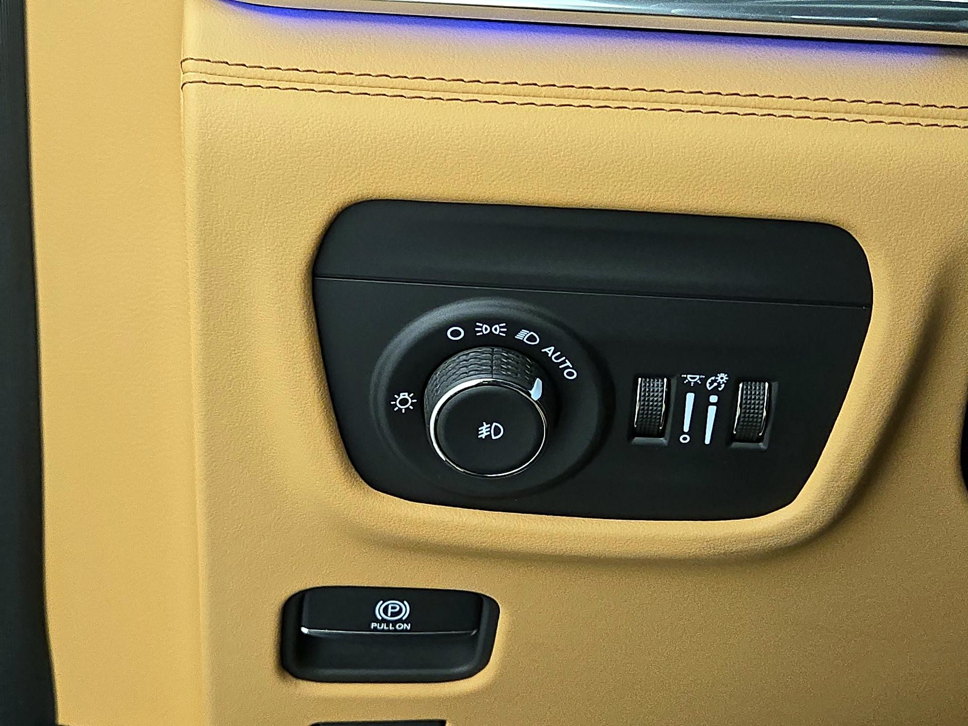 Thumbnail: 2024 Jeep Grand Cherokee - 13