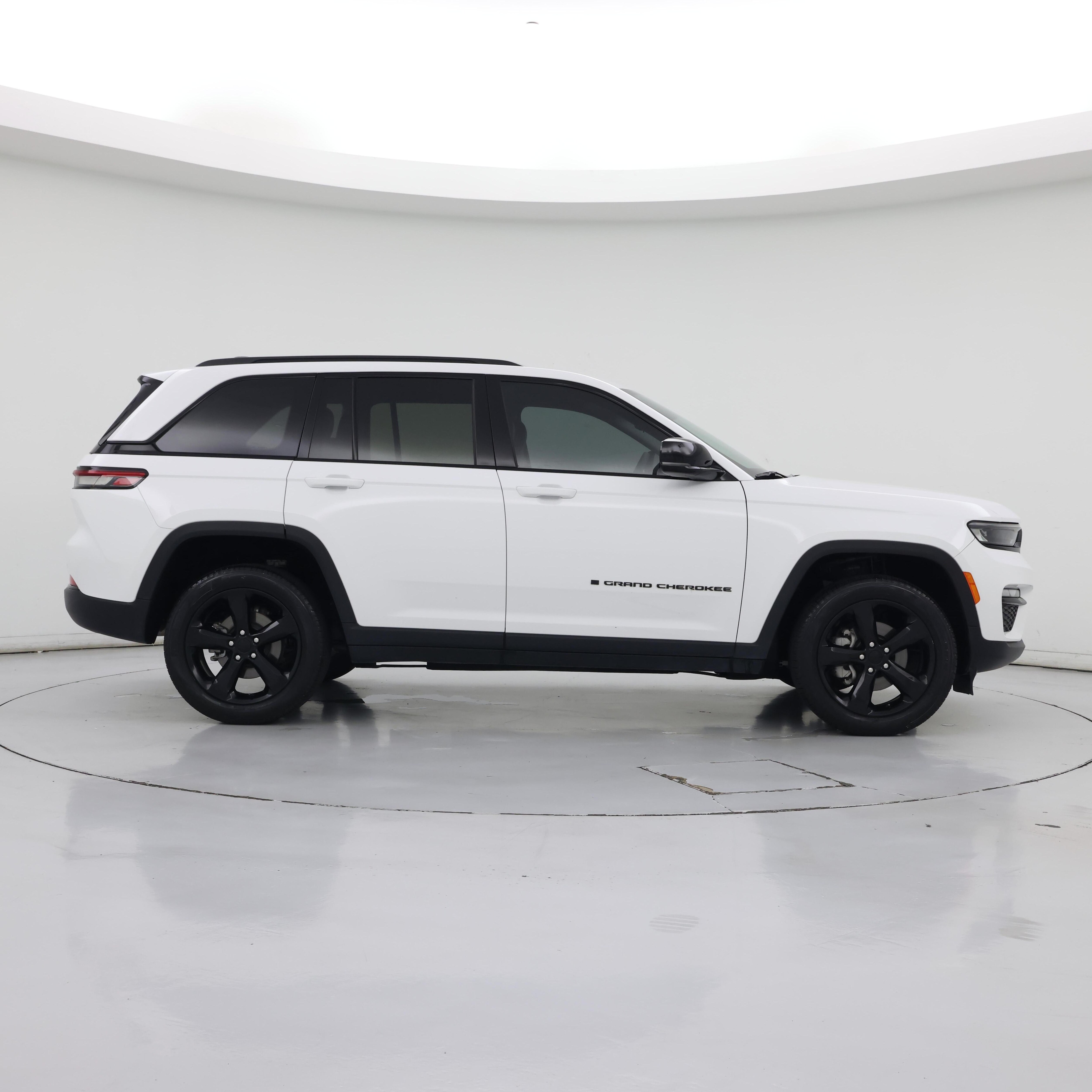 Thumbnail: 2023 Jeep Grand Cherokee - 7