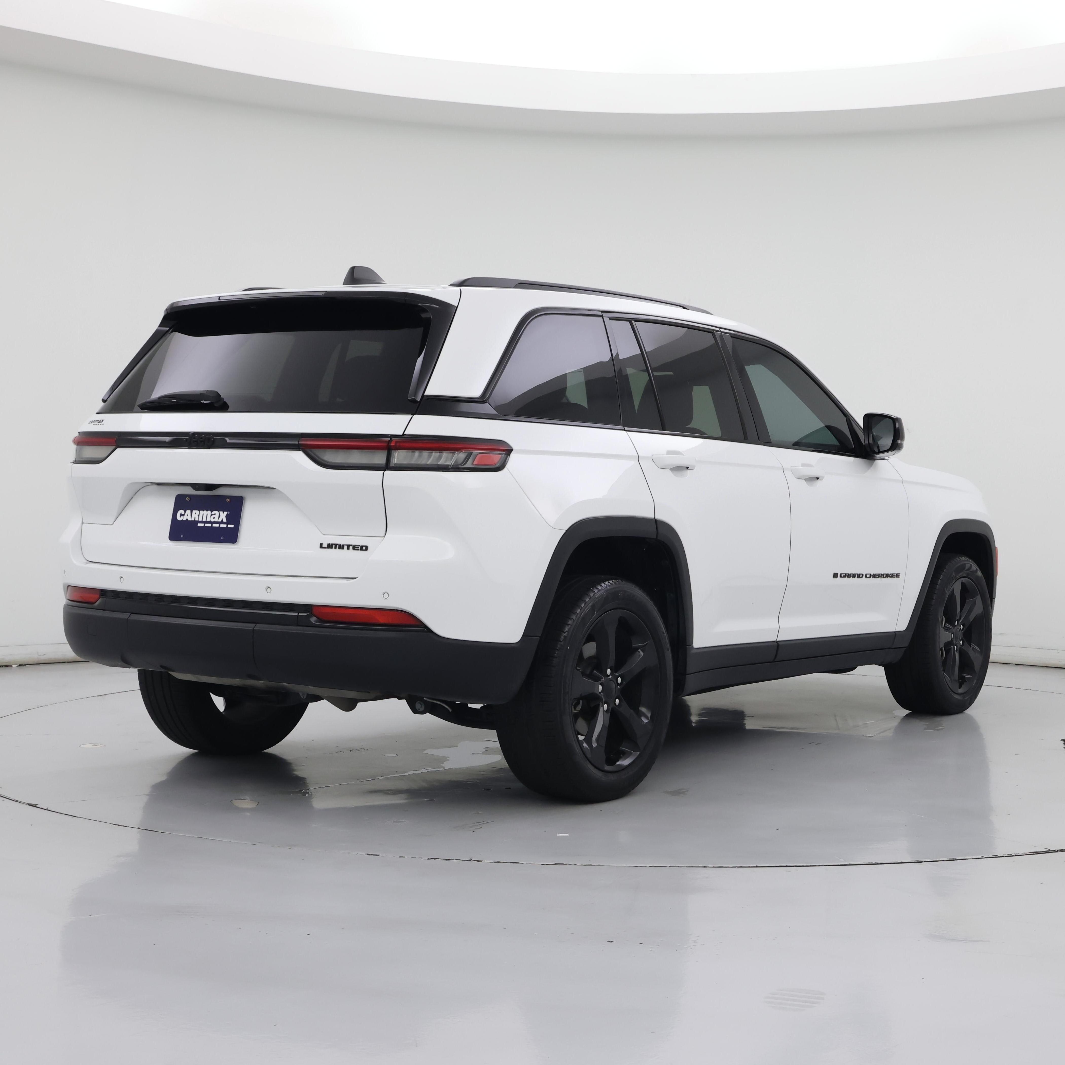 Thumbnail: 2023 Jeep Grand Cherokee - 8