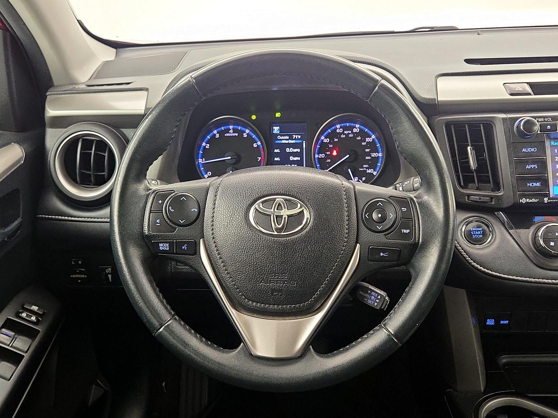 Thumbnail: 2018 Toyota RAV4 - 10