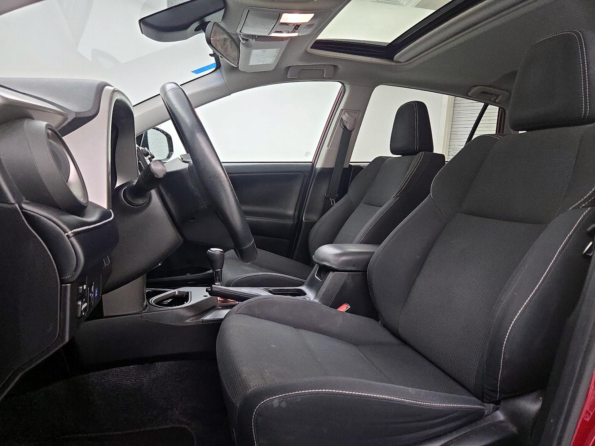 Thumbnail: 2018 Toyota RAV4 - 11