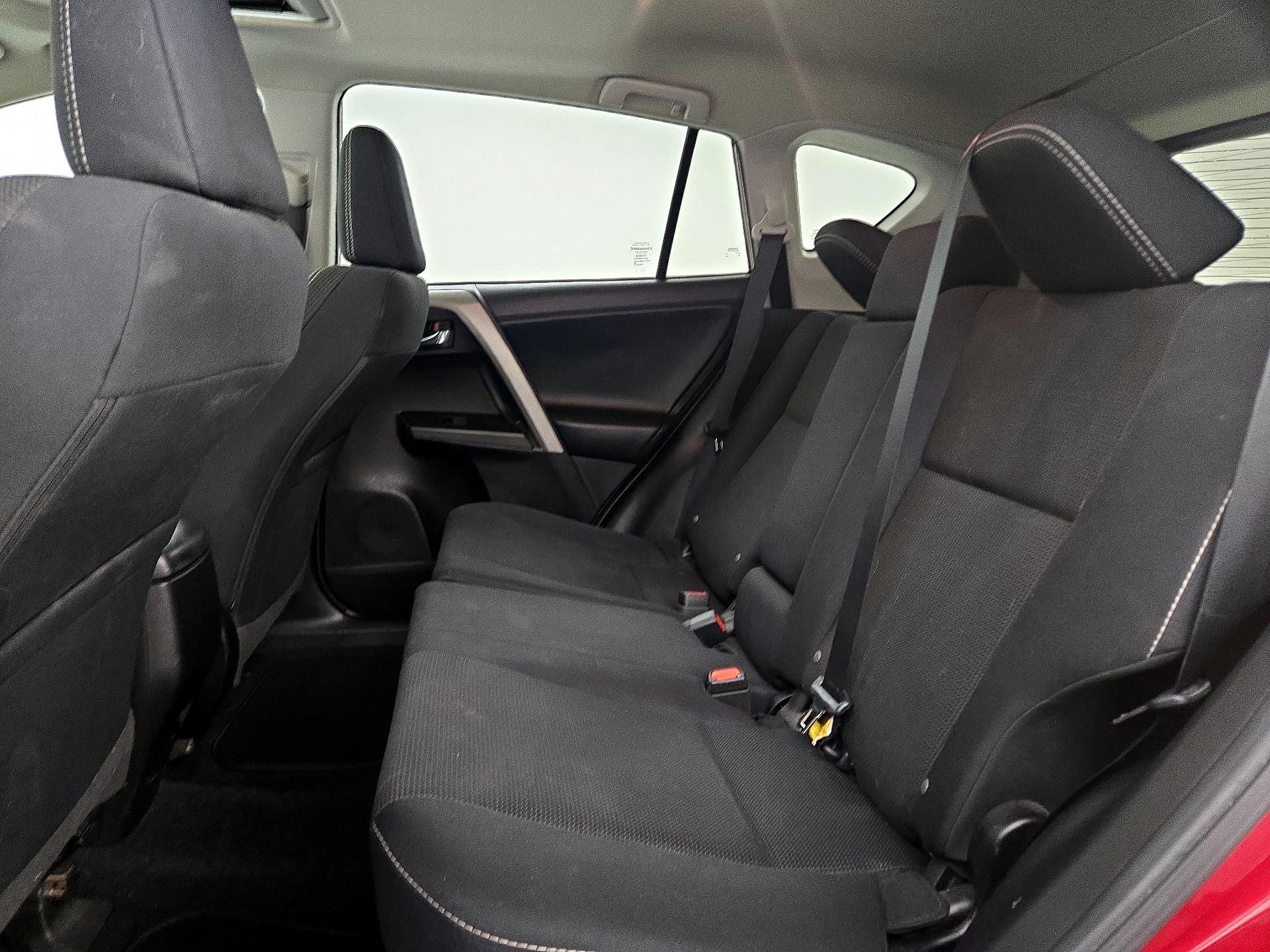 Thumbnail: 2018 Toyota RAV4 - 20