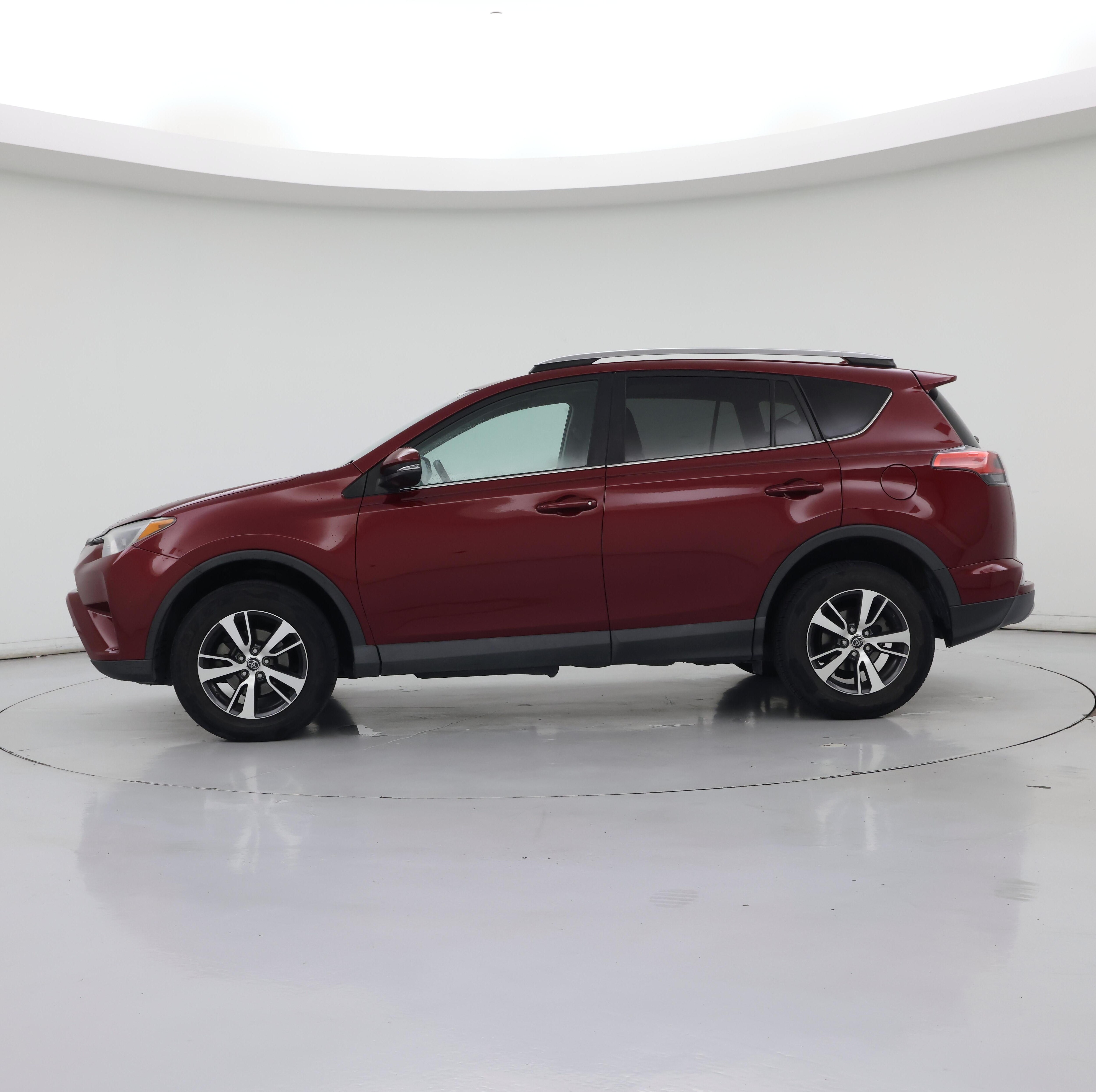 Thumbnail: 2018 Toyota RAV4 - 3